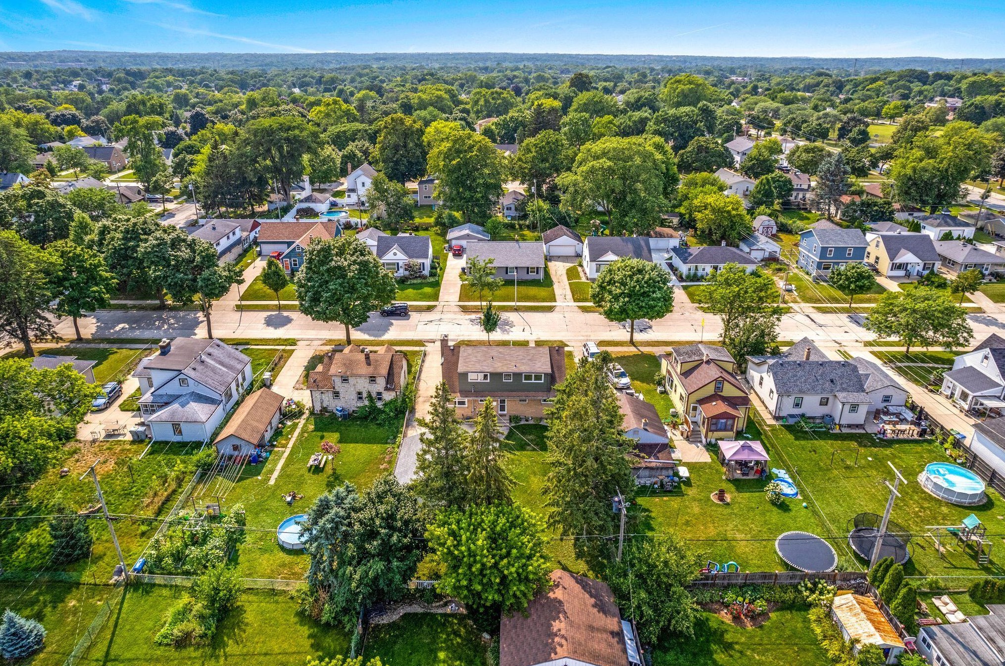 3652 88th St, Milwaukee WI  53228-1532 exterior