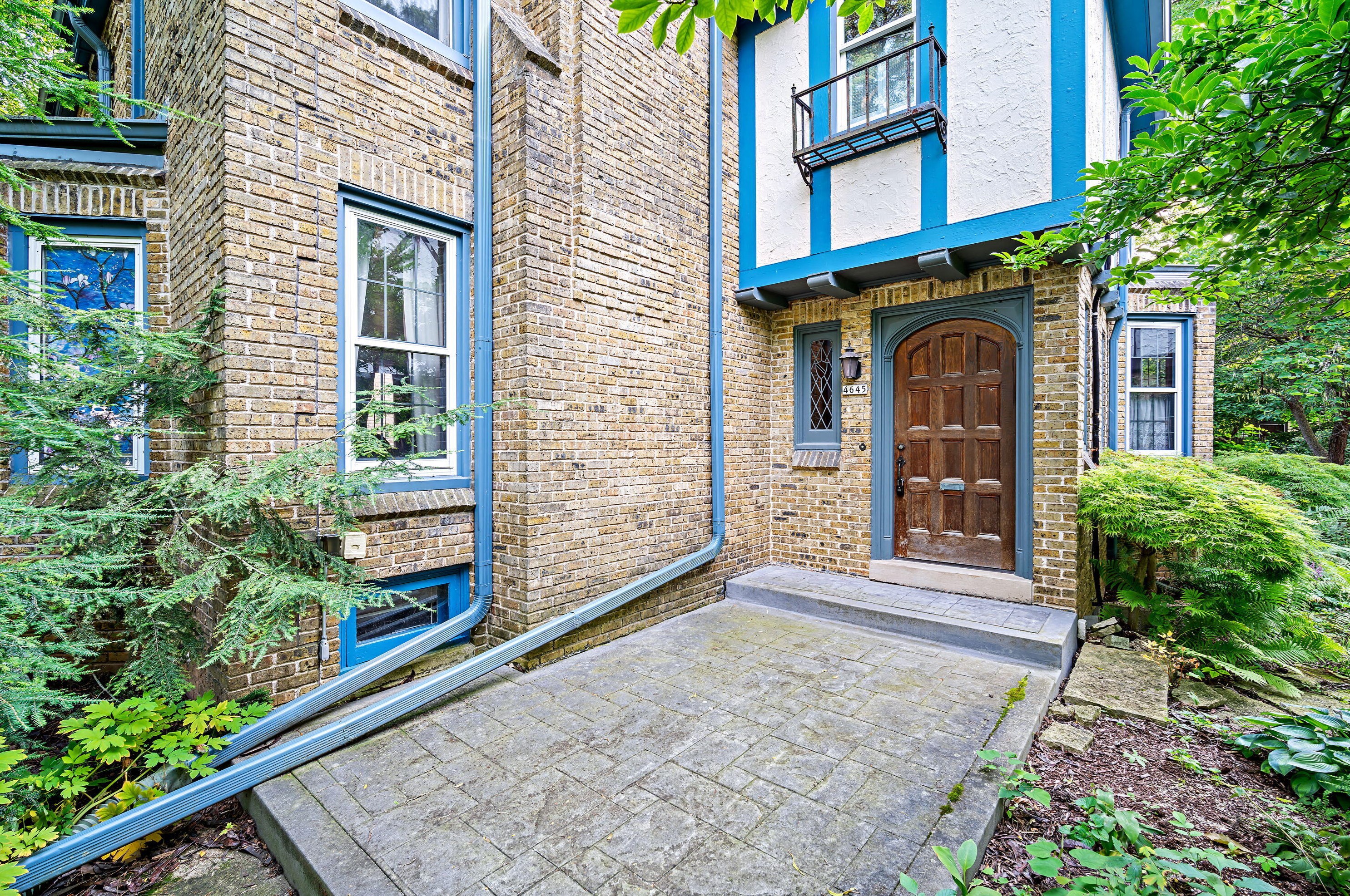 4645 Murray Ave, Milwaukee, WI 53211-1259