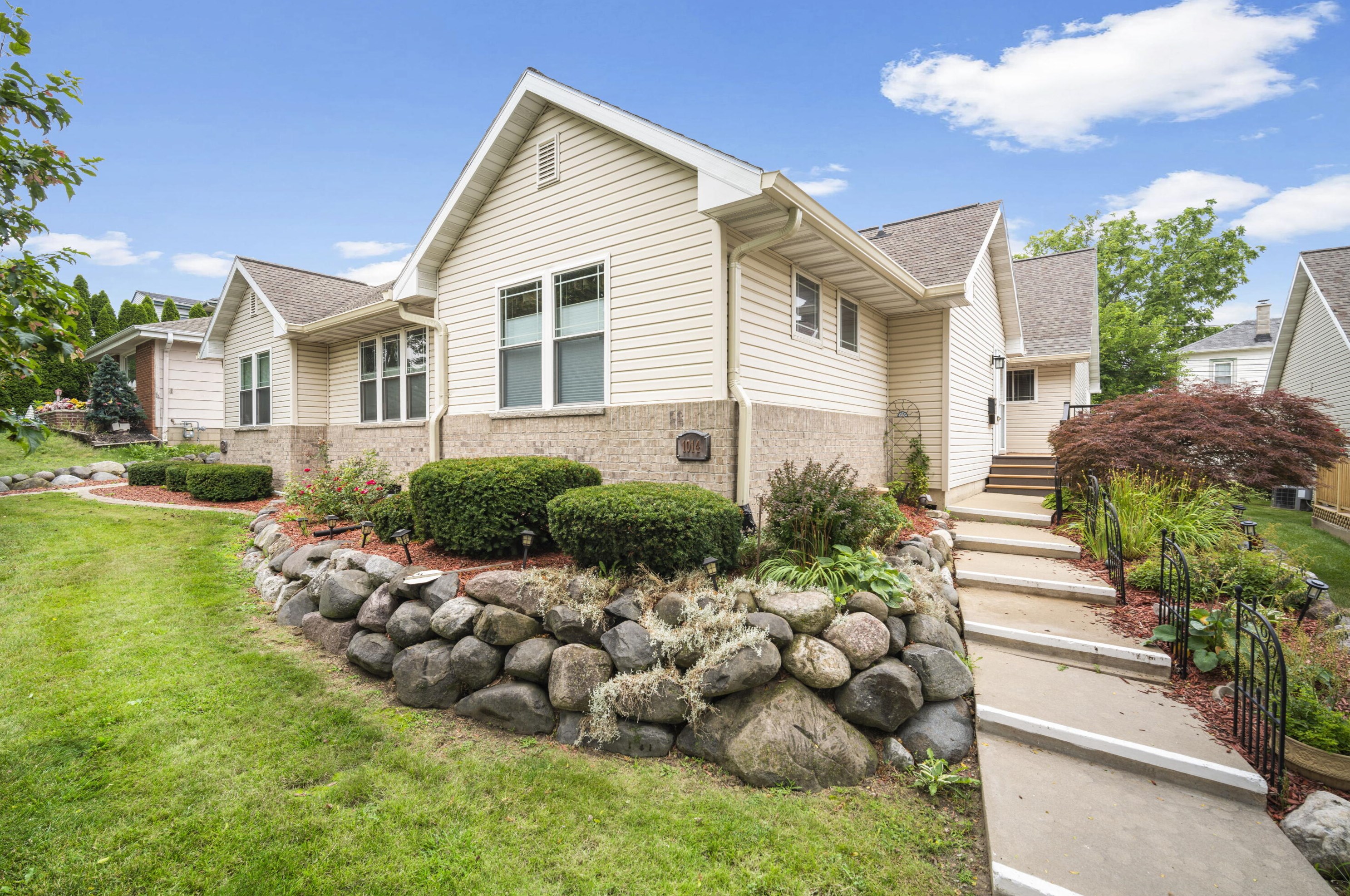 1014 Carrington Ave, South Milwaukee, WI 53172