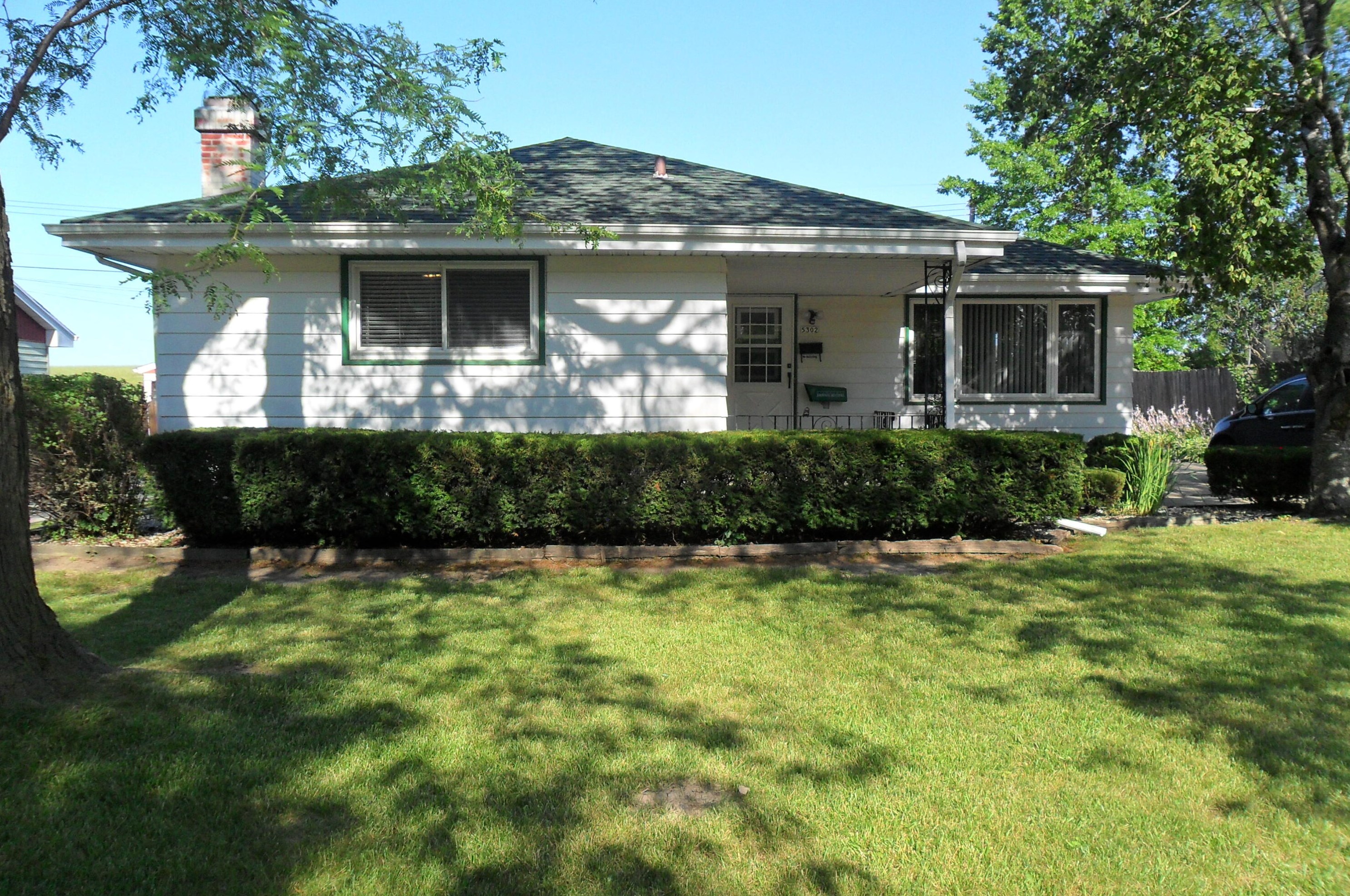 5302 N 103rd St, Milwaukee, WI 53225