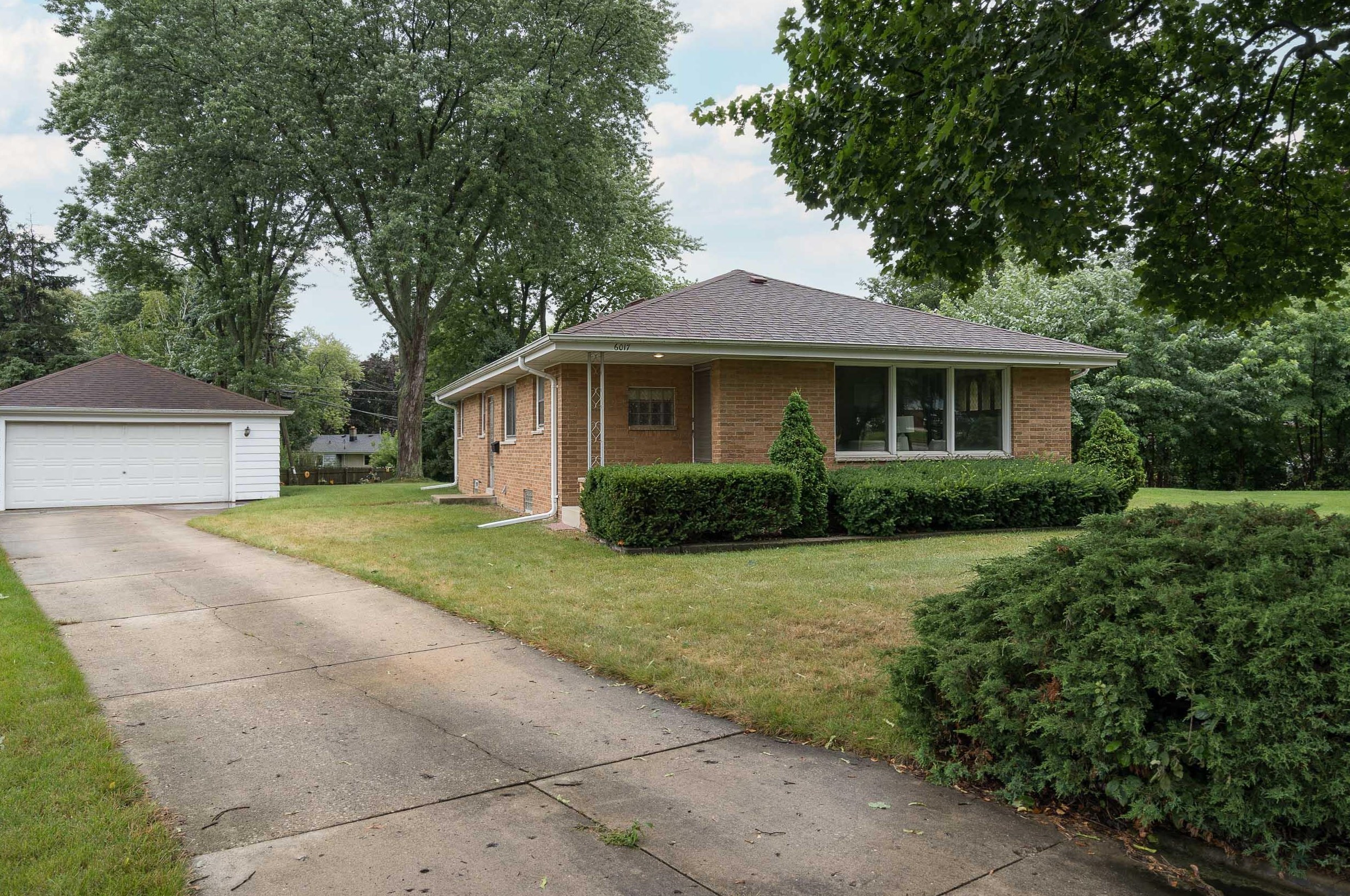 6017 S 25th St, Milwaukee, WI 53221