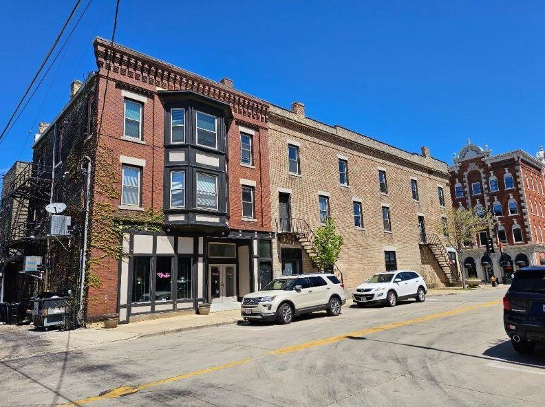 244 Main St, Racine, WI 53403-1014