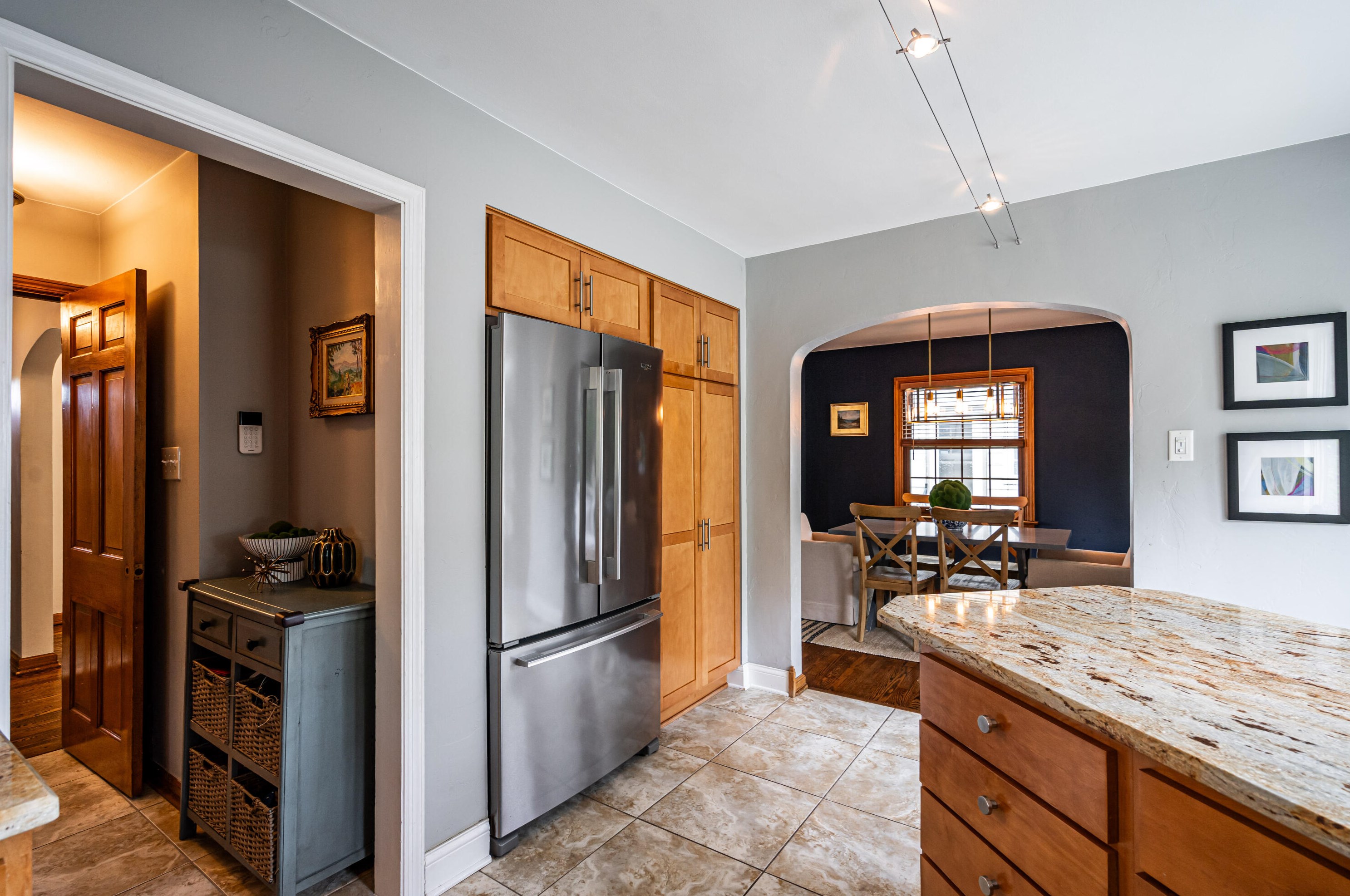 2438 89, Milwaukee WI 53226-1804 exterior