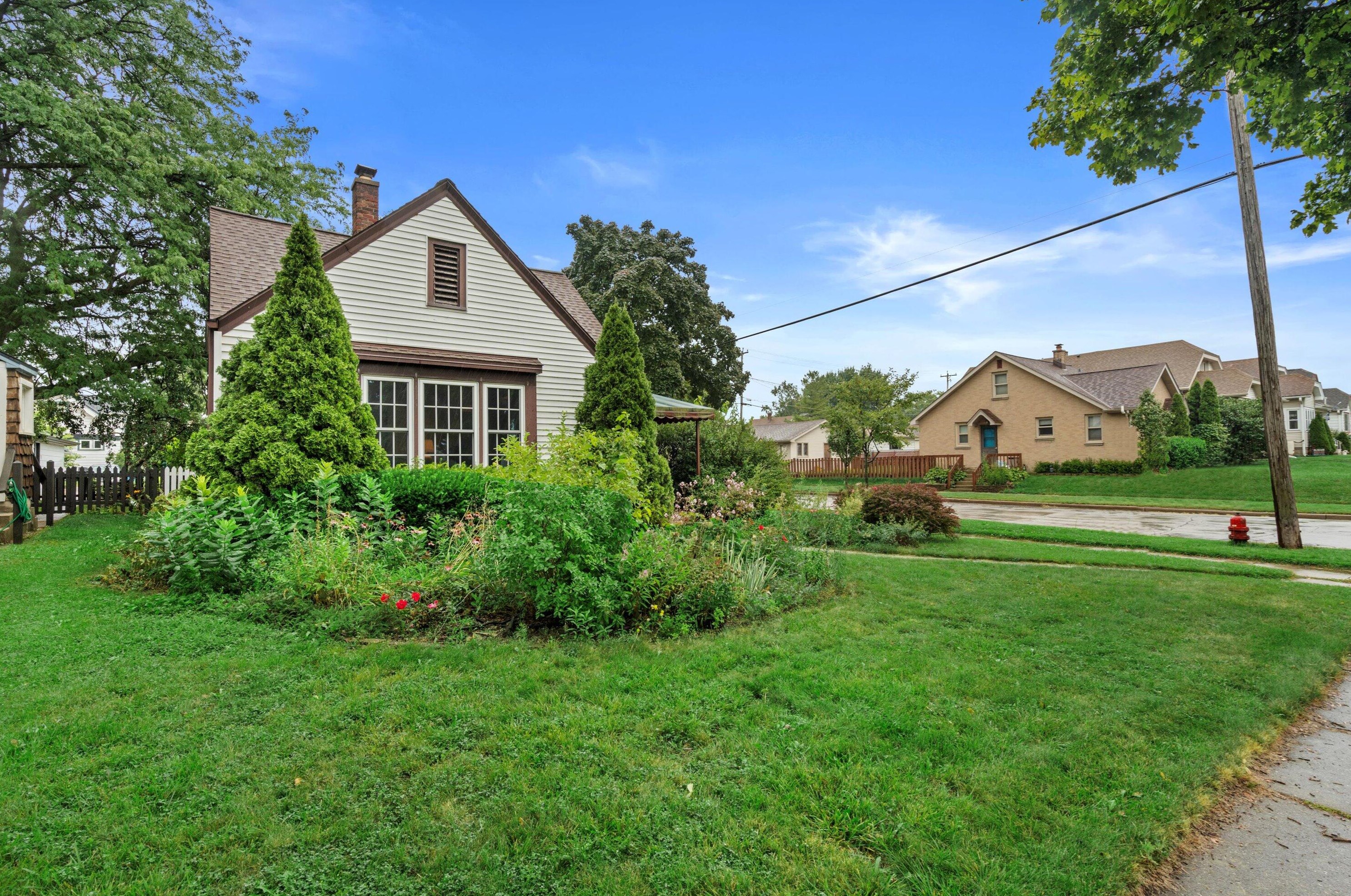 4176 S 1st Pl, Milwaukee, WI 53207
