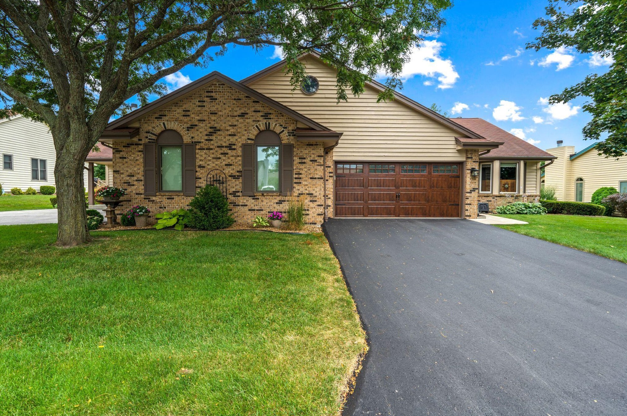 5372 S Cambridge Ln, Milwaukee, WI 53221