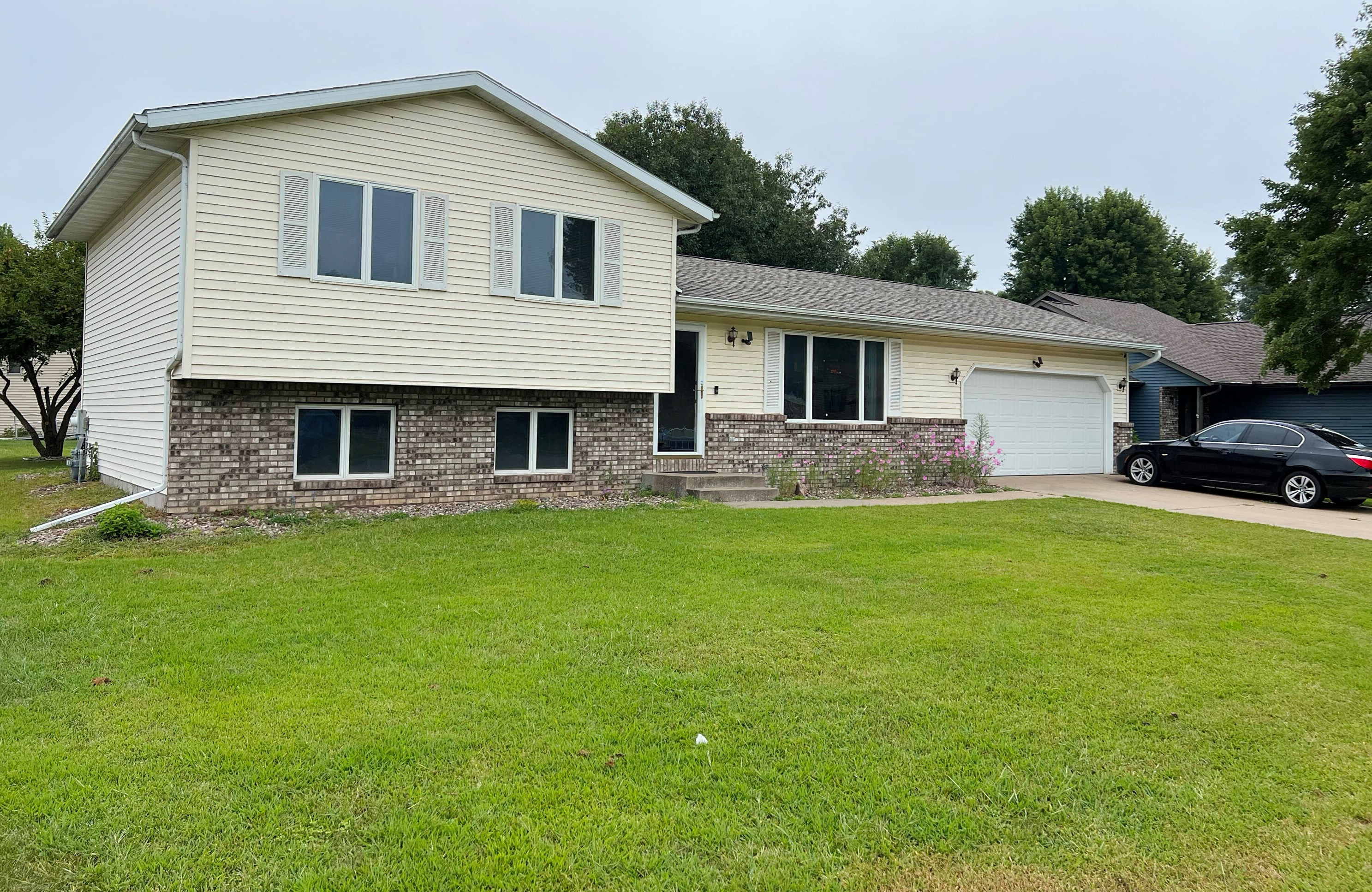 2710 Cedar Ave, Holmen, WI 54636