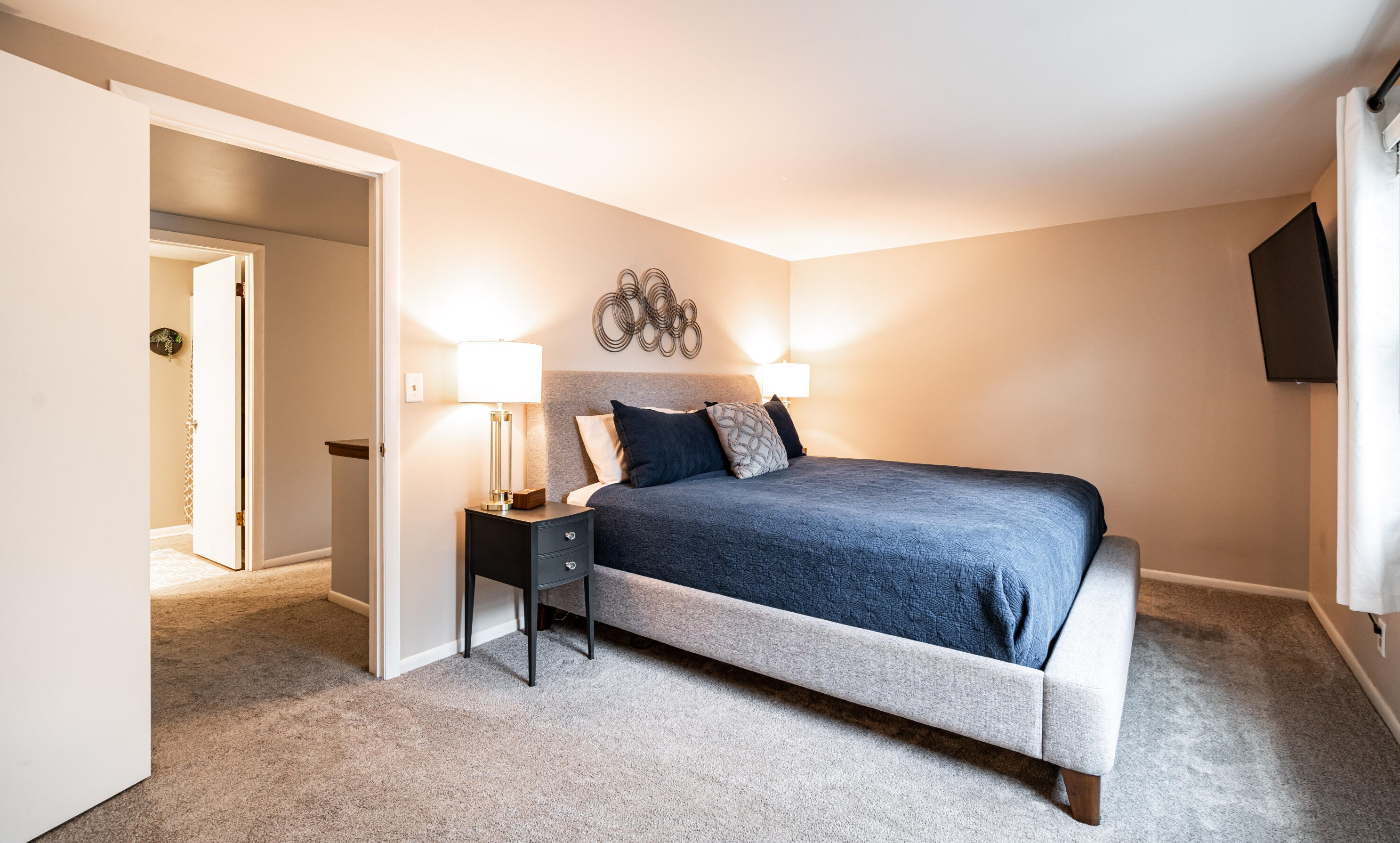 6621 Howard Ave, Milwaukee WI  53220-1805 exterior