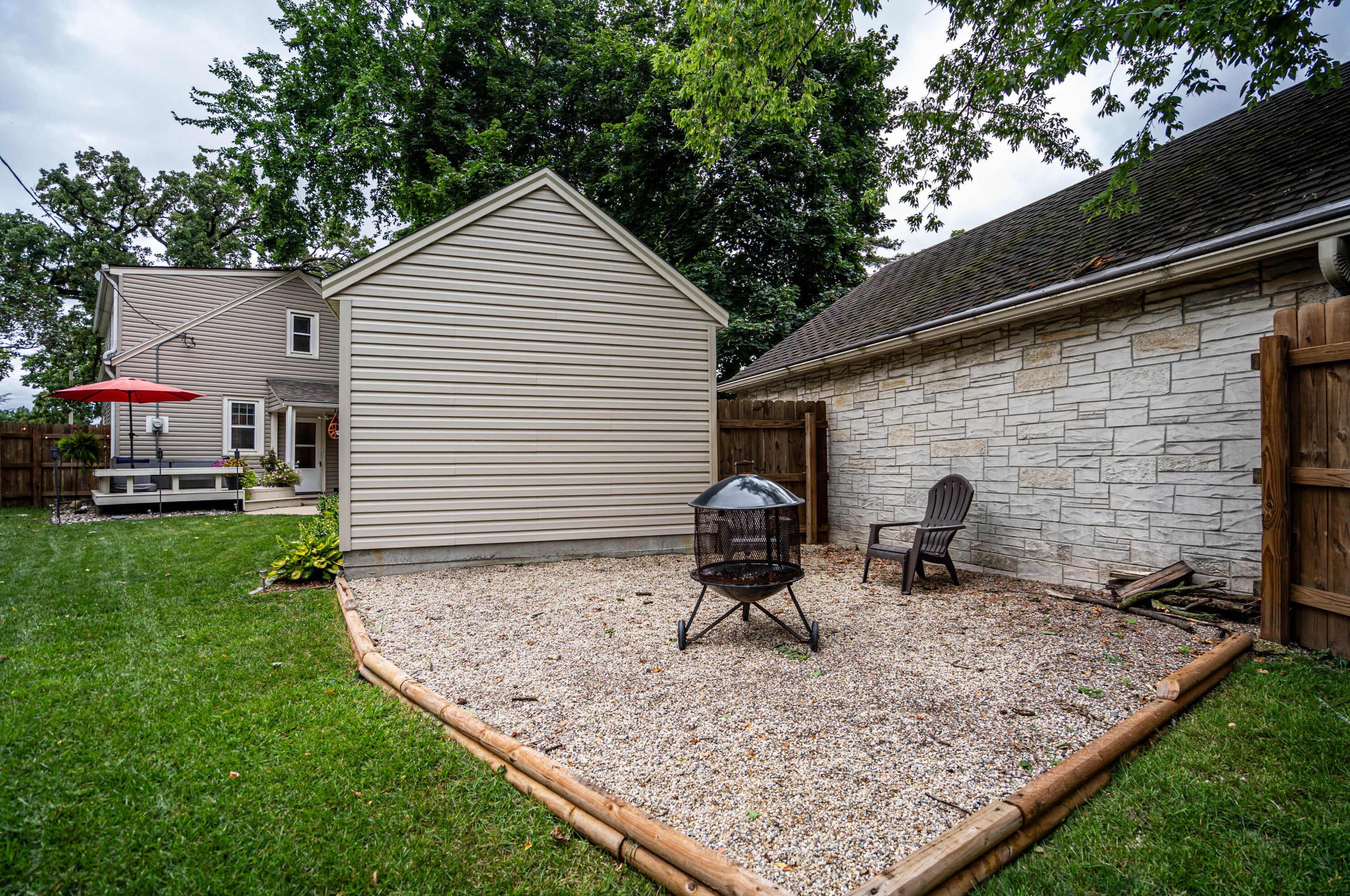 6621 Howard Ave, Milwaukee WI  53220-1805 exterior