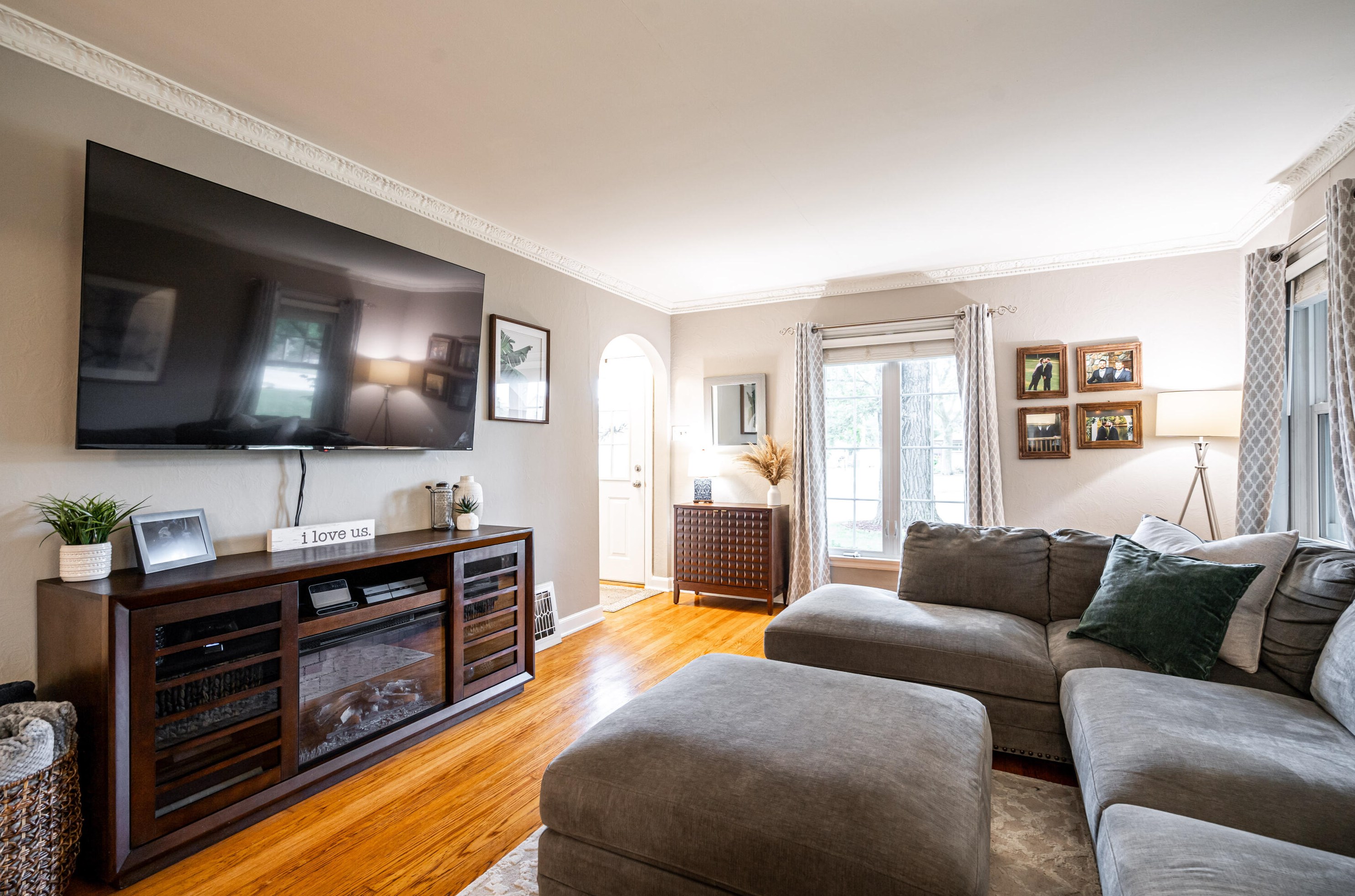 6621 Howard Ave, Milwaukee WI  53220-1805 exterior