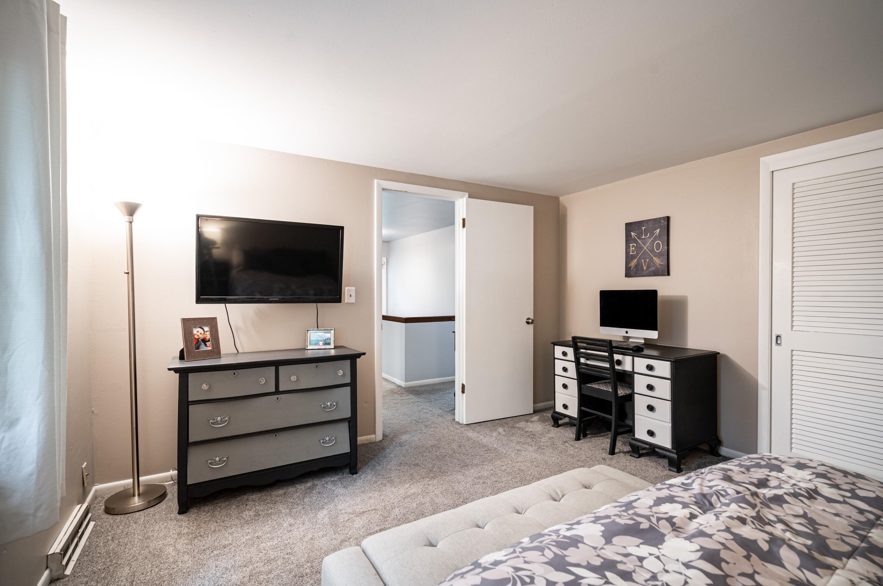 6621 Howard Ave, Milwaukee WI  53220-1805 exterior