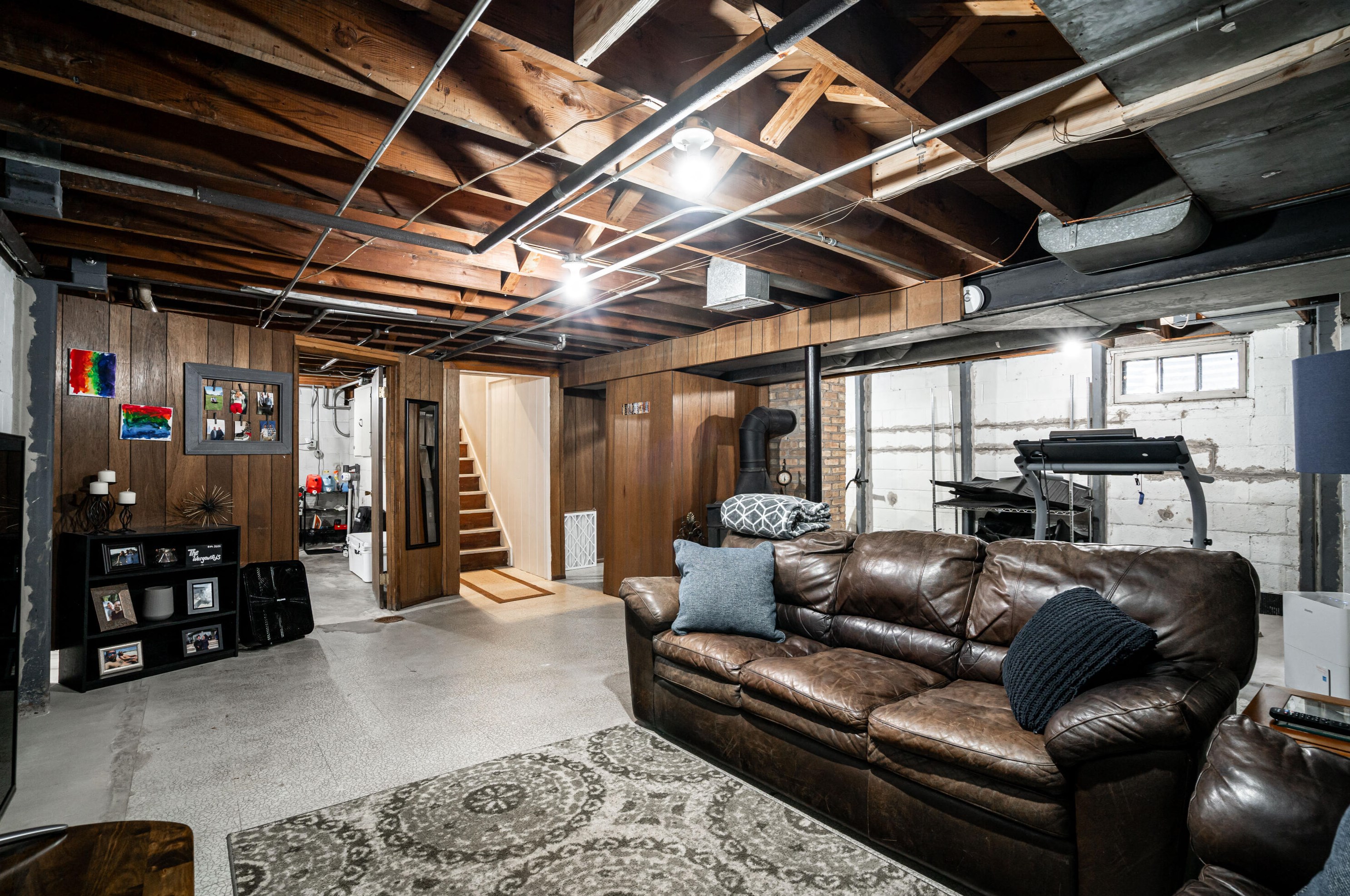 6621 Howard Ave, Milwaukee WI  53220-1805 exterior