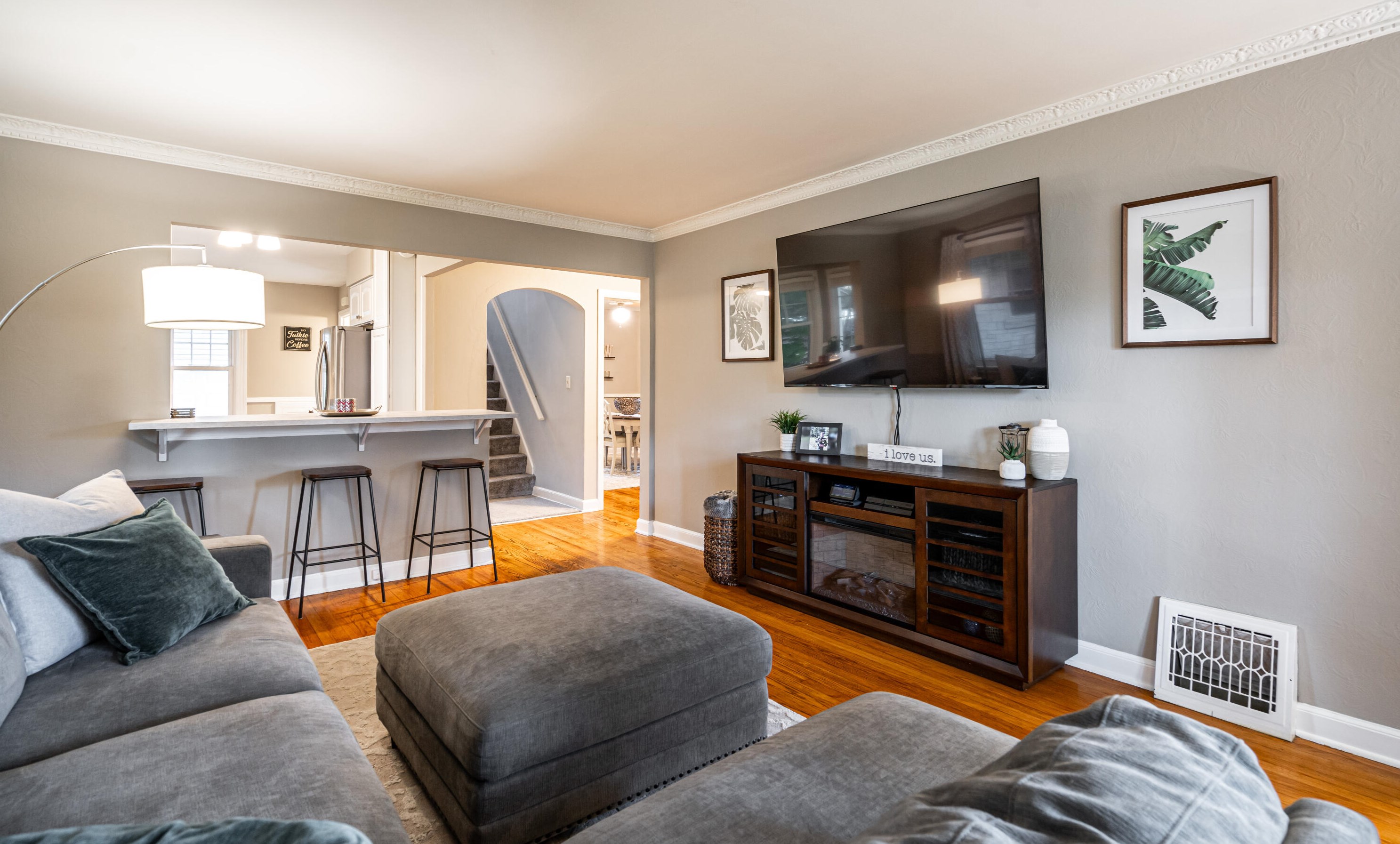 6621 Howard Ave, Milwaukee WI  53220-1805 exterior