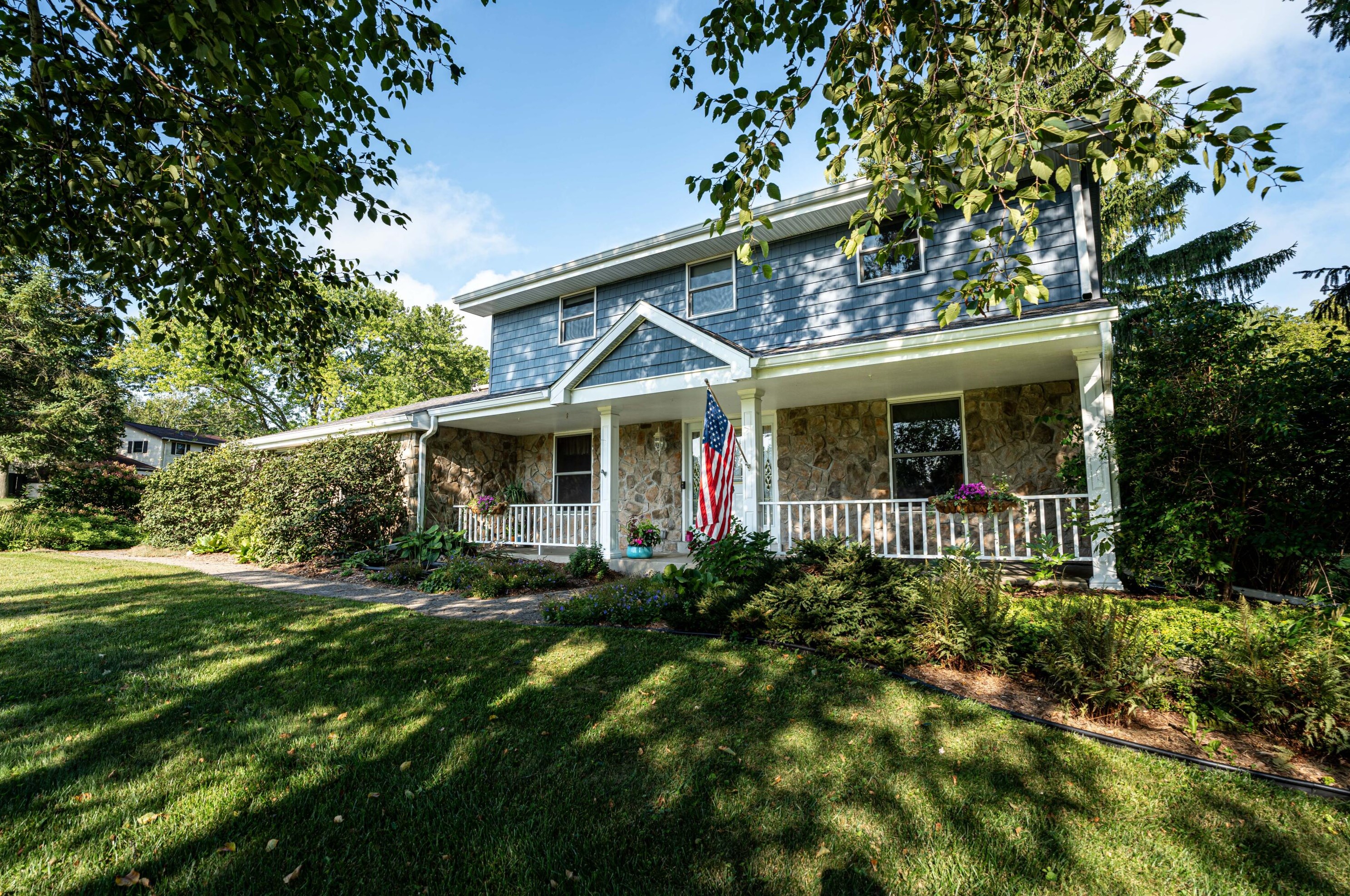 9130 Edge O Woods Dr, Cedarburg, WI 53012