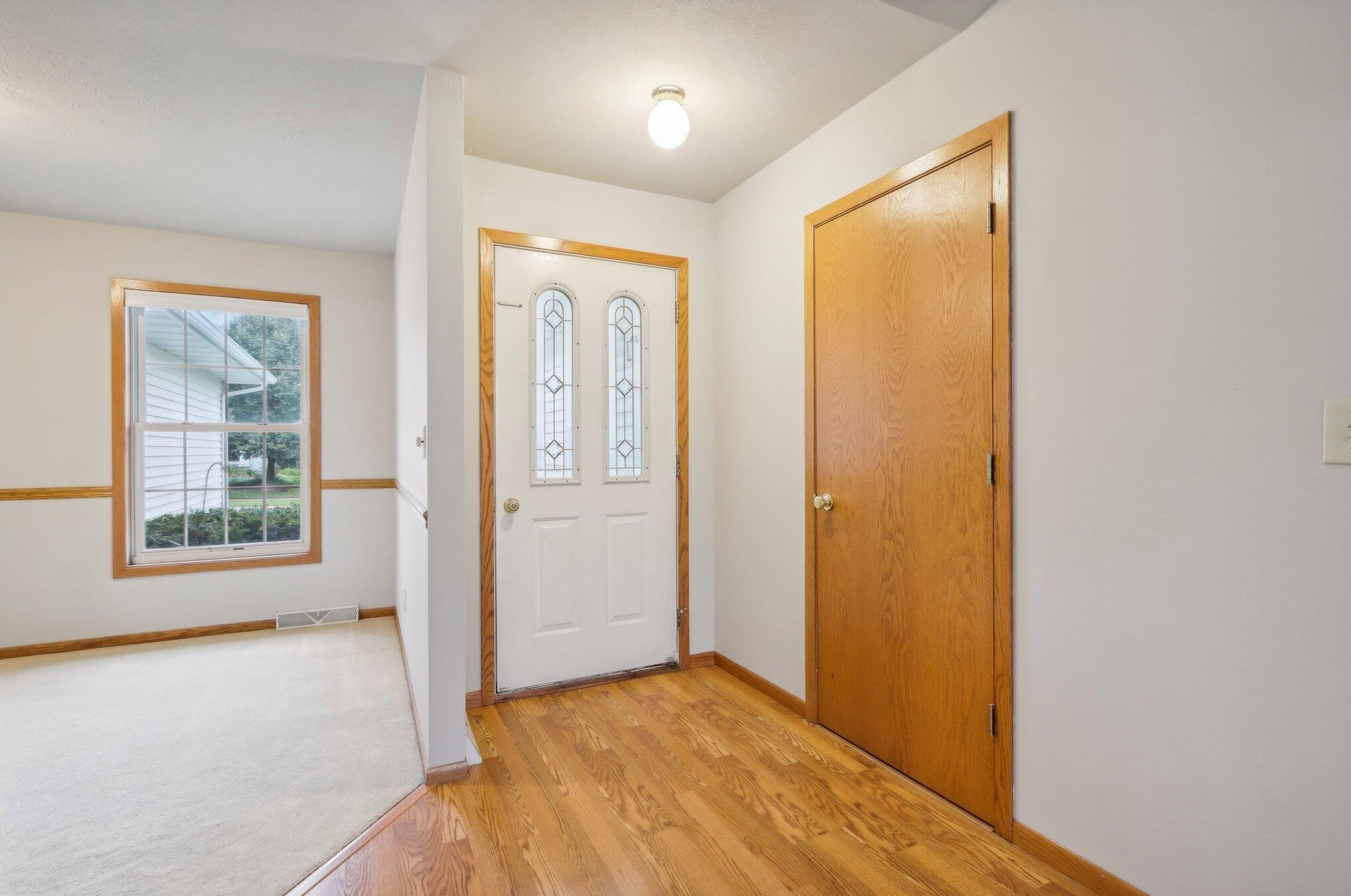 2317 Brookstone Ln, Waukesha, WI 53188-2040