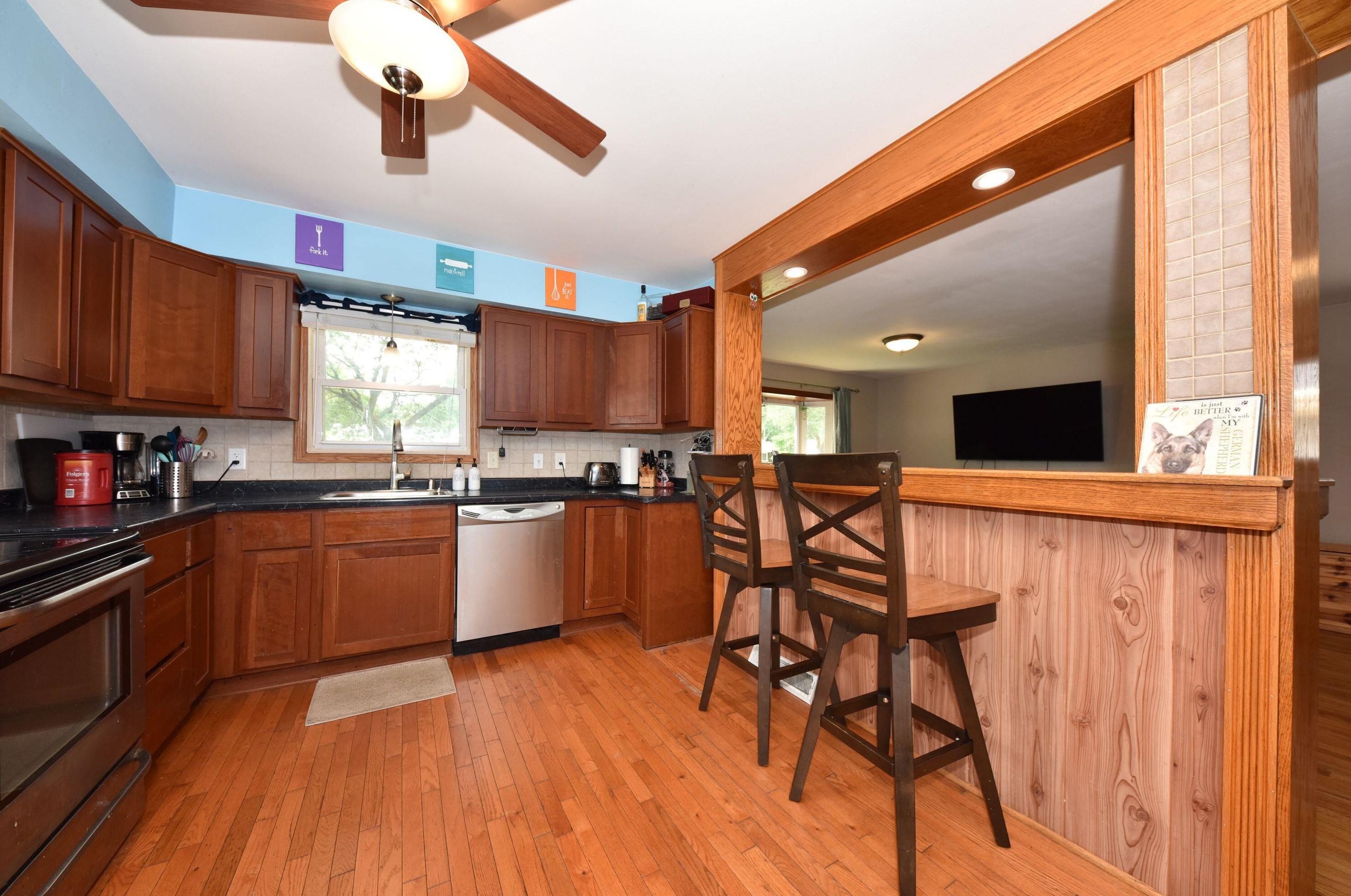 3372 S 93rd St, Milwaukee, WI 53227