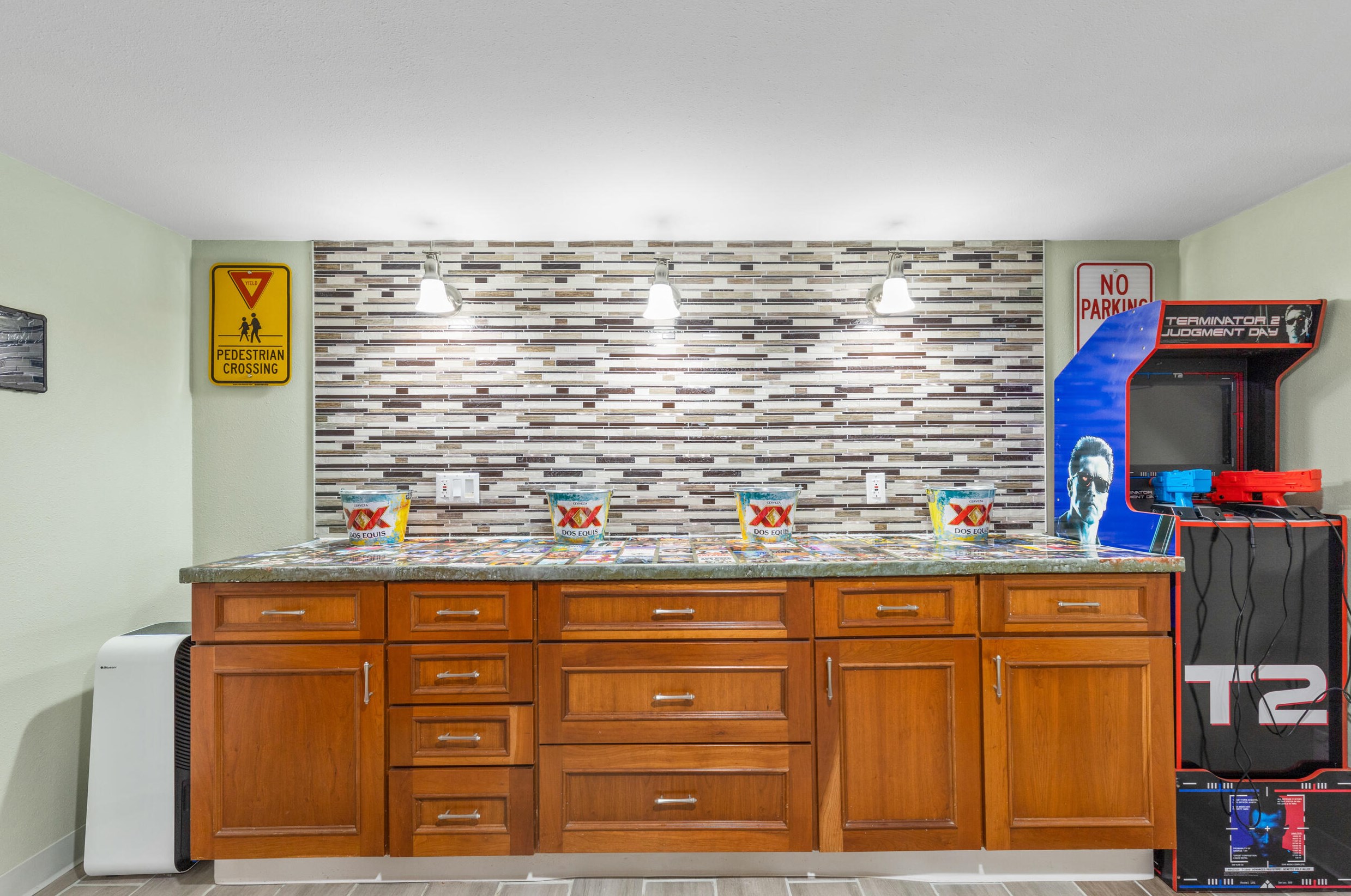 4320 100, Milwaukee WI 53225-4725 exterior