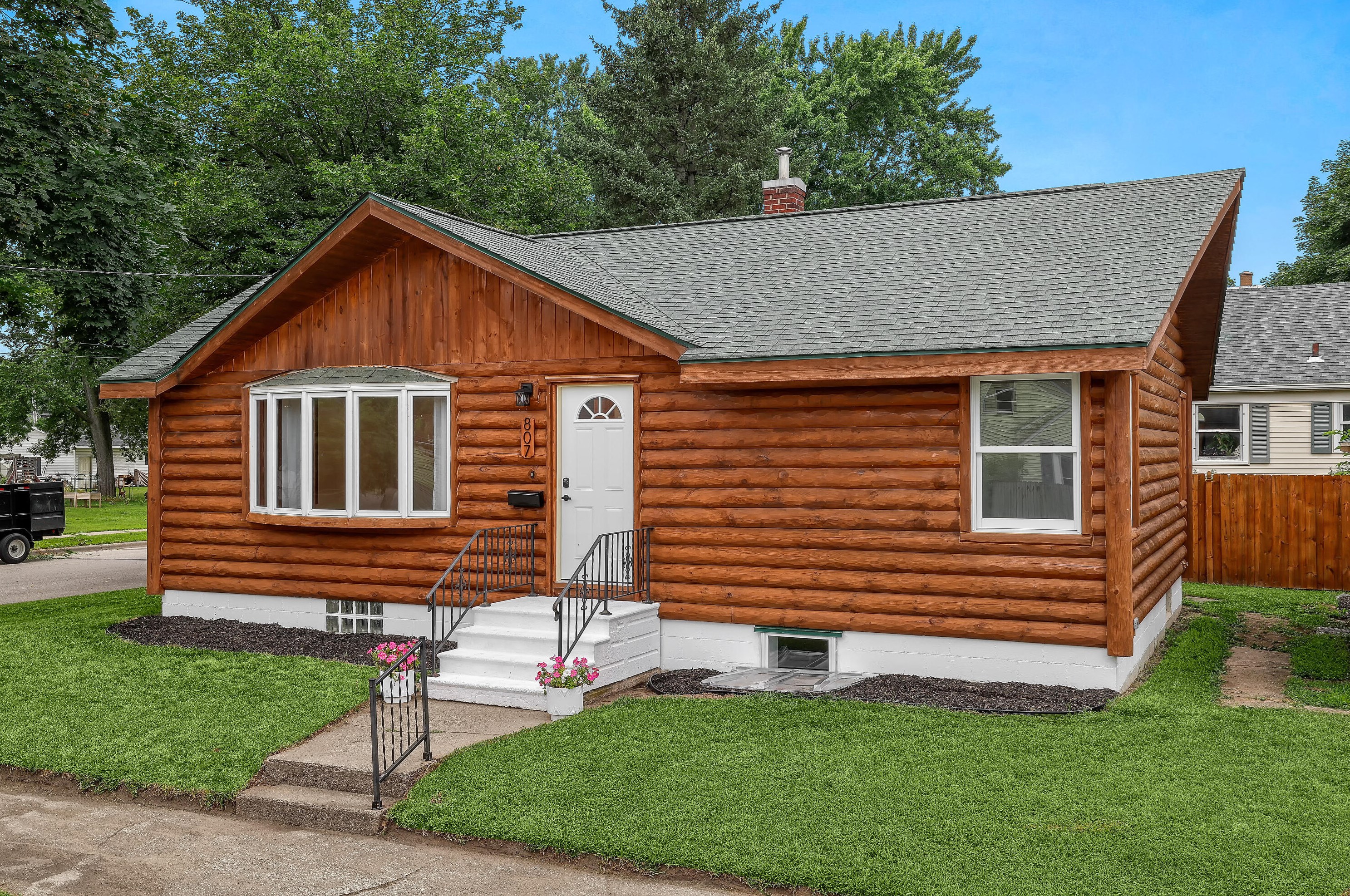 807 North St, La Crosse, WI 54603