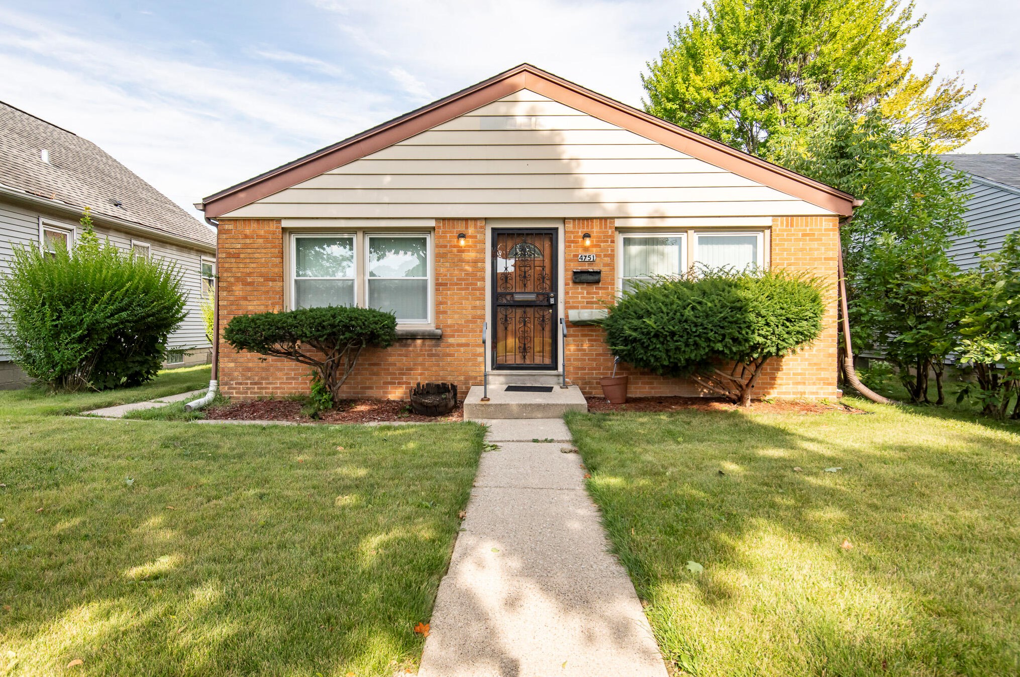 4751 N 69th St, Milwaukee, WI 53218