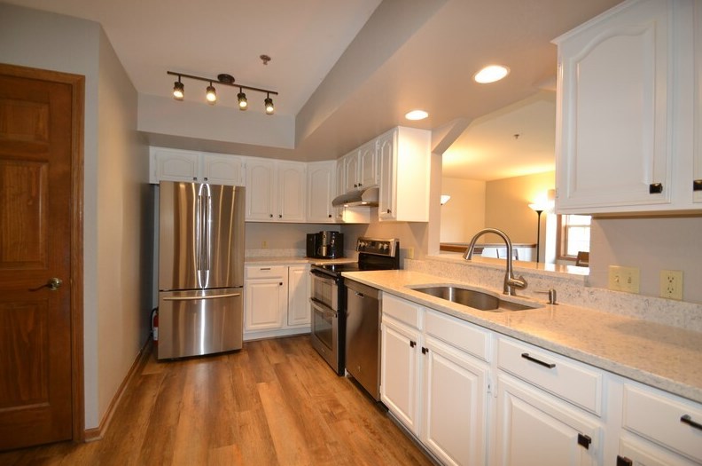 386 Kristin Ct, Brookfield, WI 53045