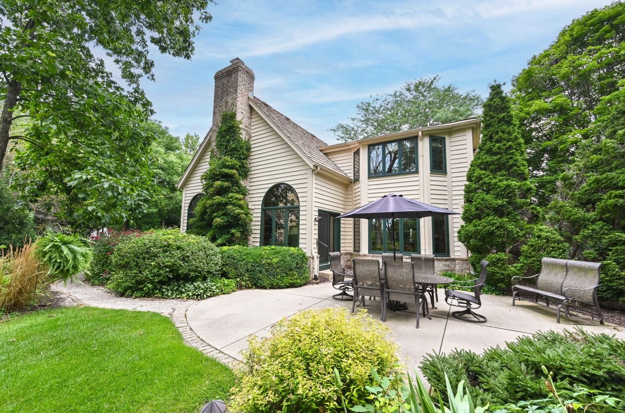 2795 Lancaster Ct, Brookfield, WI 53045