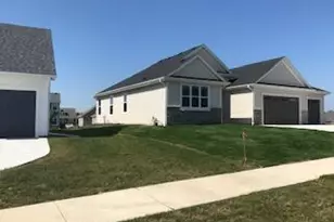 518 Woodside Ct, West Bend, WI 53095 - Photo 6