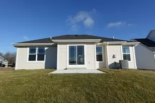 518 Woodside Ct, West Bend, WI 53095 - Photo 2