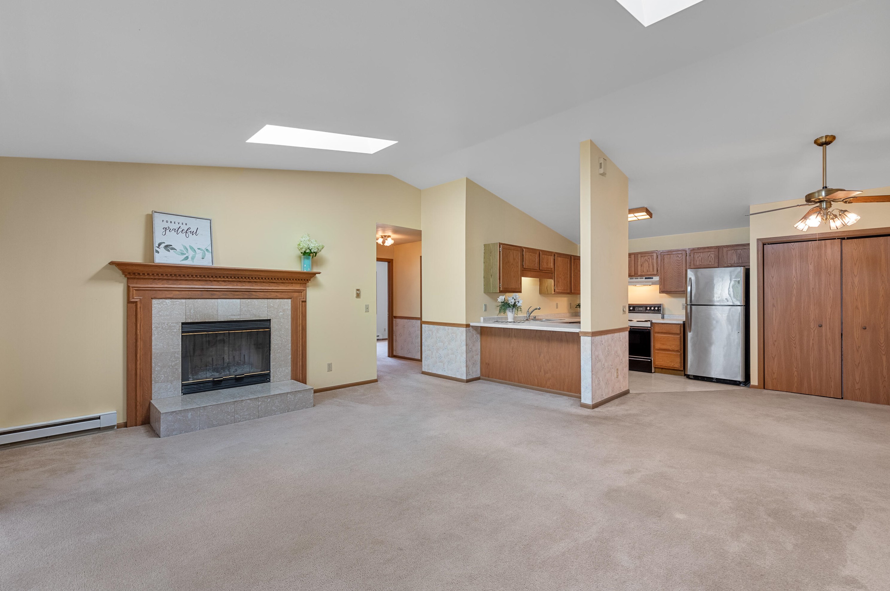 601 Barrington Ct #a, West Bend, WI 53095