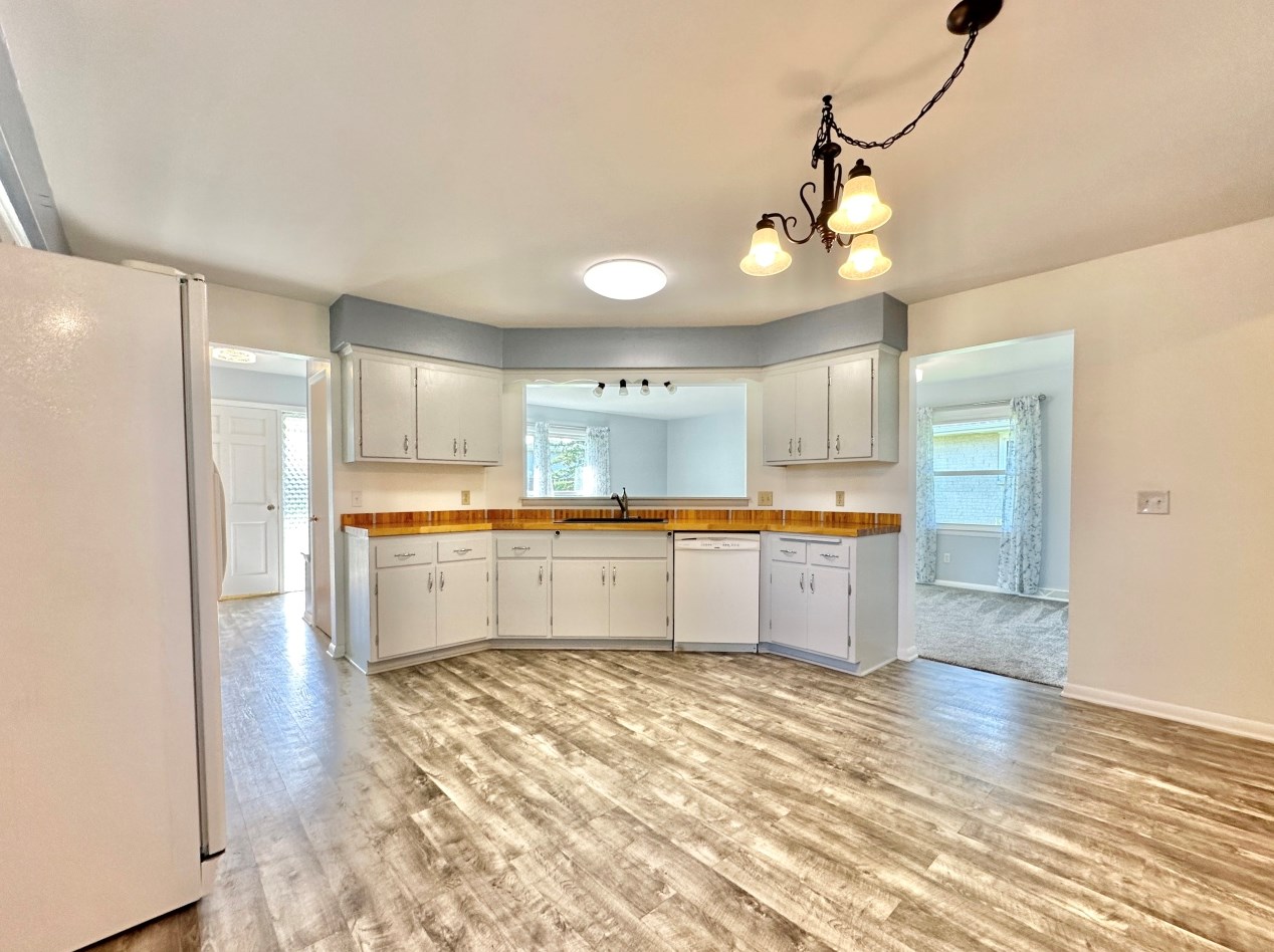 709 Madison Dr, Delavan WI  53115-2309 exterior