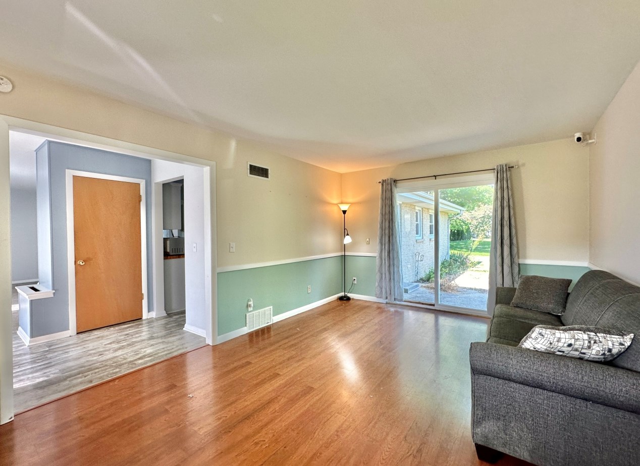 709 Madison Dr, Delavan WI  53115-2309 exterior