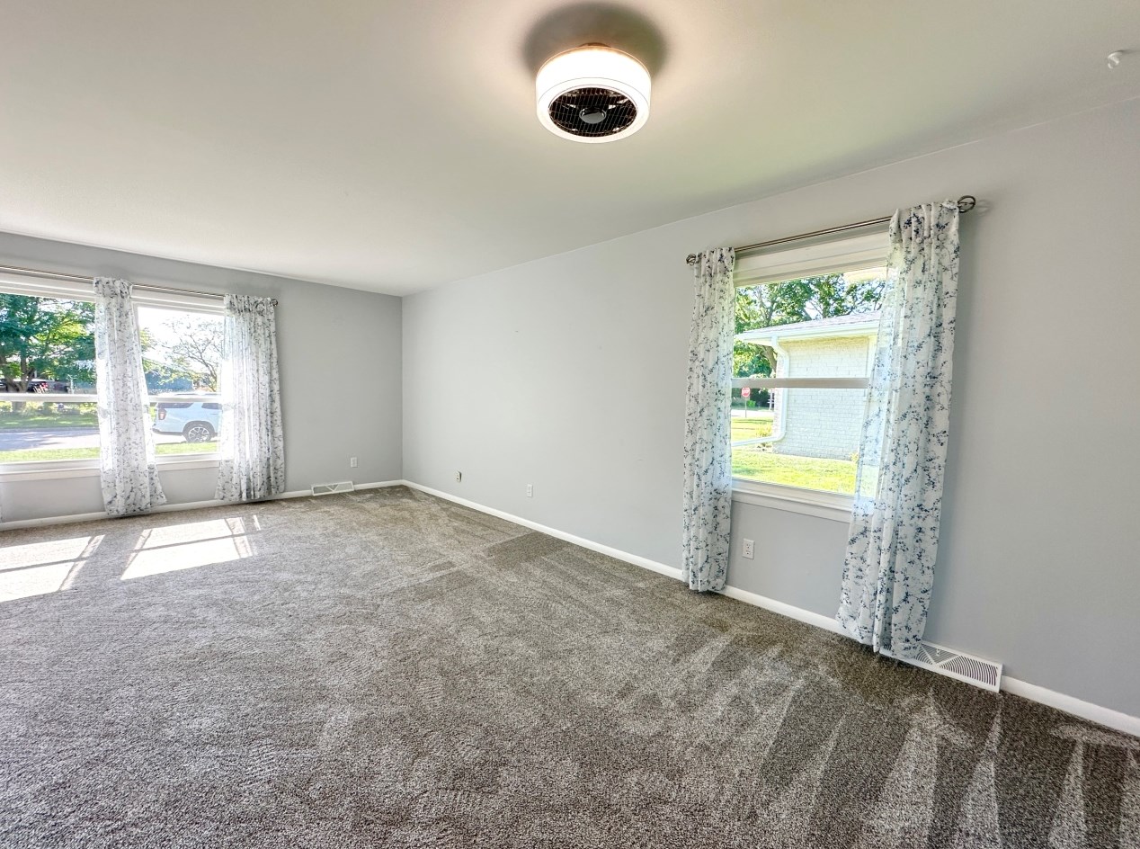 709 Madison Dr, Delavan WI  53115-2309 exterior