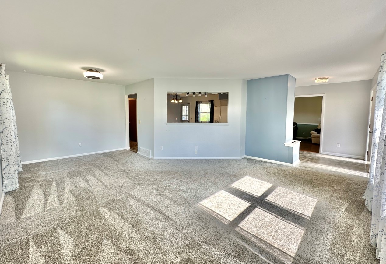 709 Madison Dr, Delavan, WI 53115
