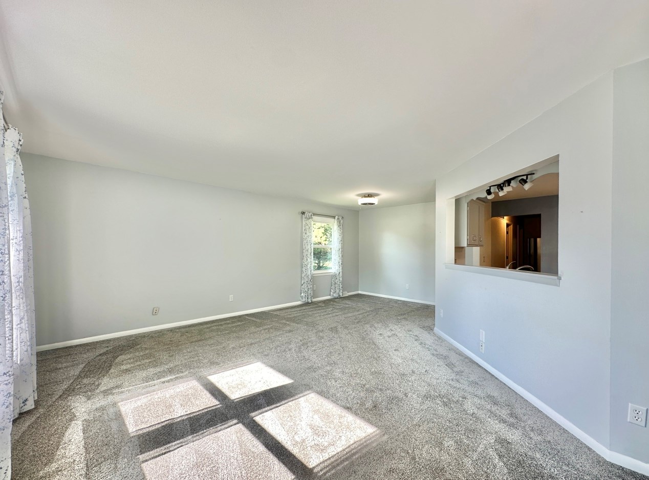 709 Madison Dr, Delavan WI  53115-2309 exterior