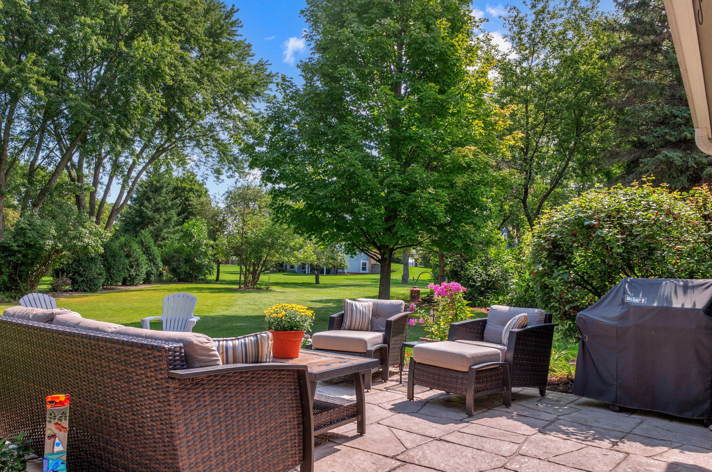 2380 Macaulay Dr, Brookfield, WI 53045