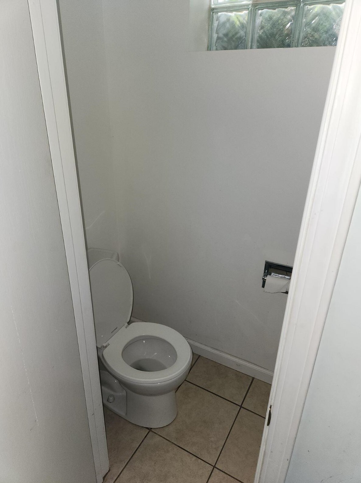 8144 Lisbon Ave, Milwaukee WI 53222-3827 exterior