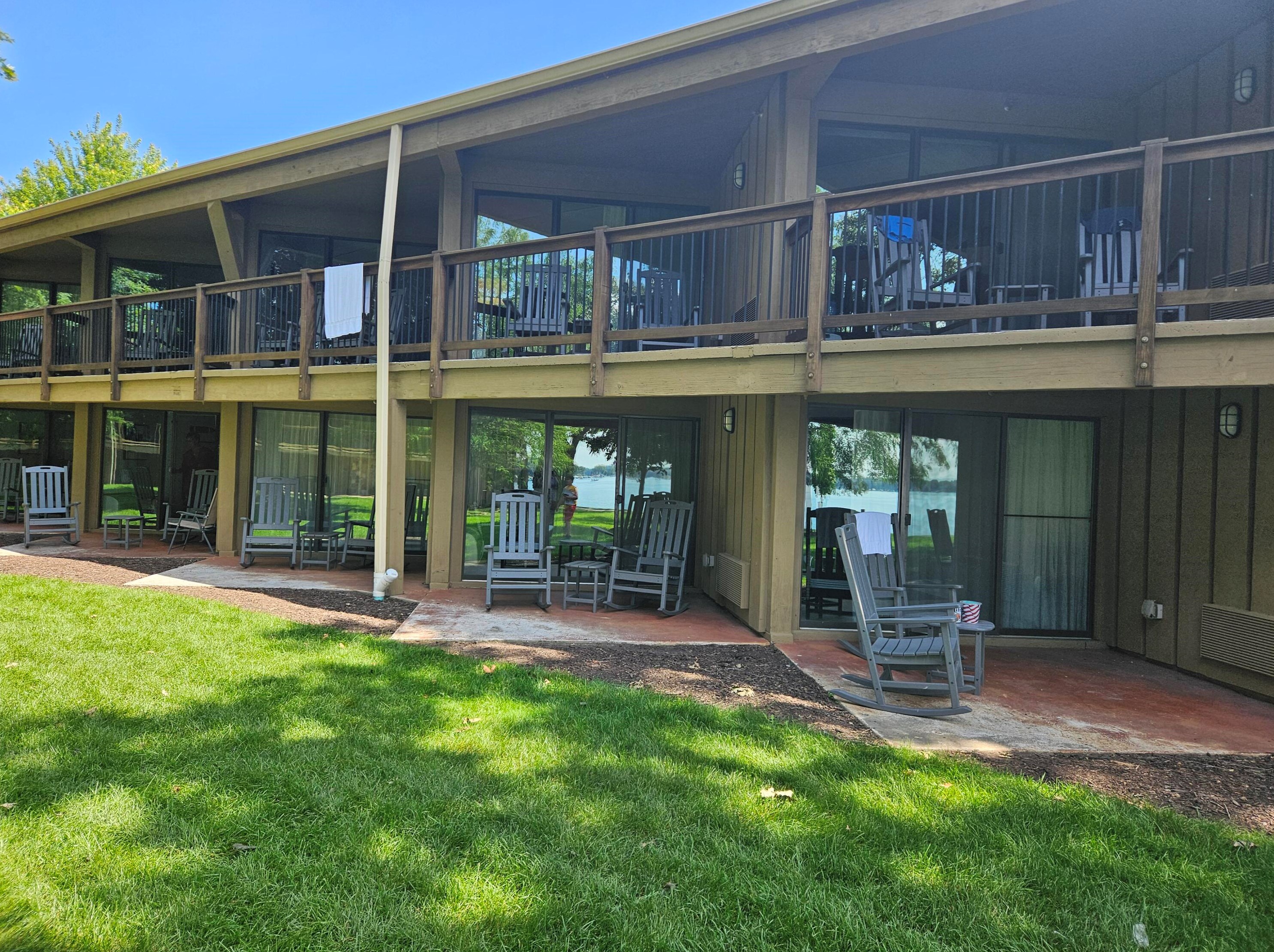 2400 E Geneva St #1406, Delavan, WI 53115