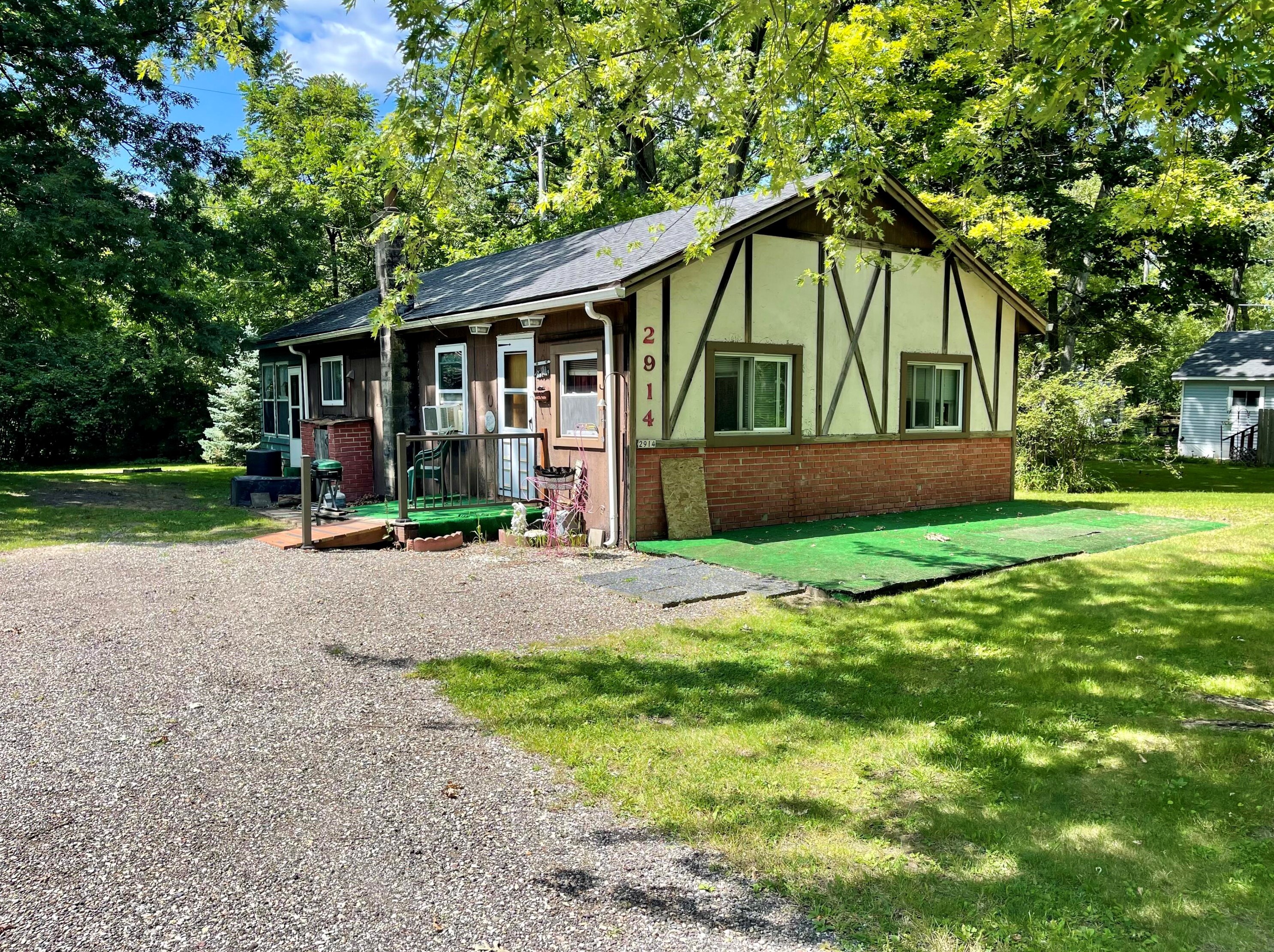 2914 Circle Dr, Lyons, WI 53105
