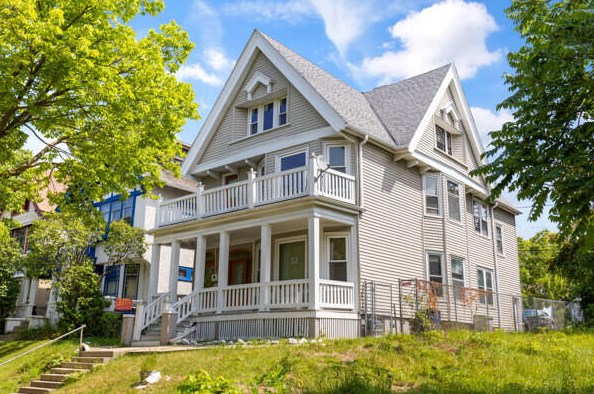 2552 N Palmer St #2554, Milwaukee, WI 53212