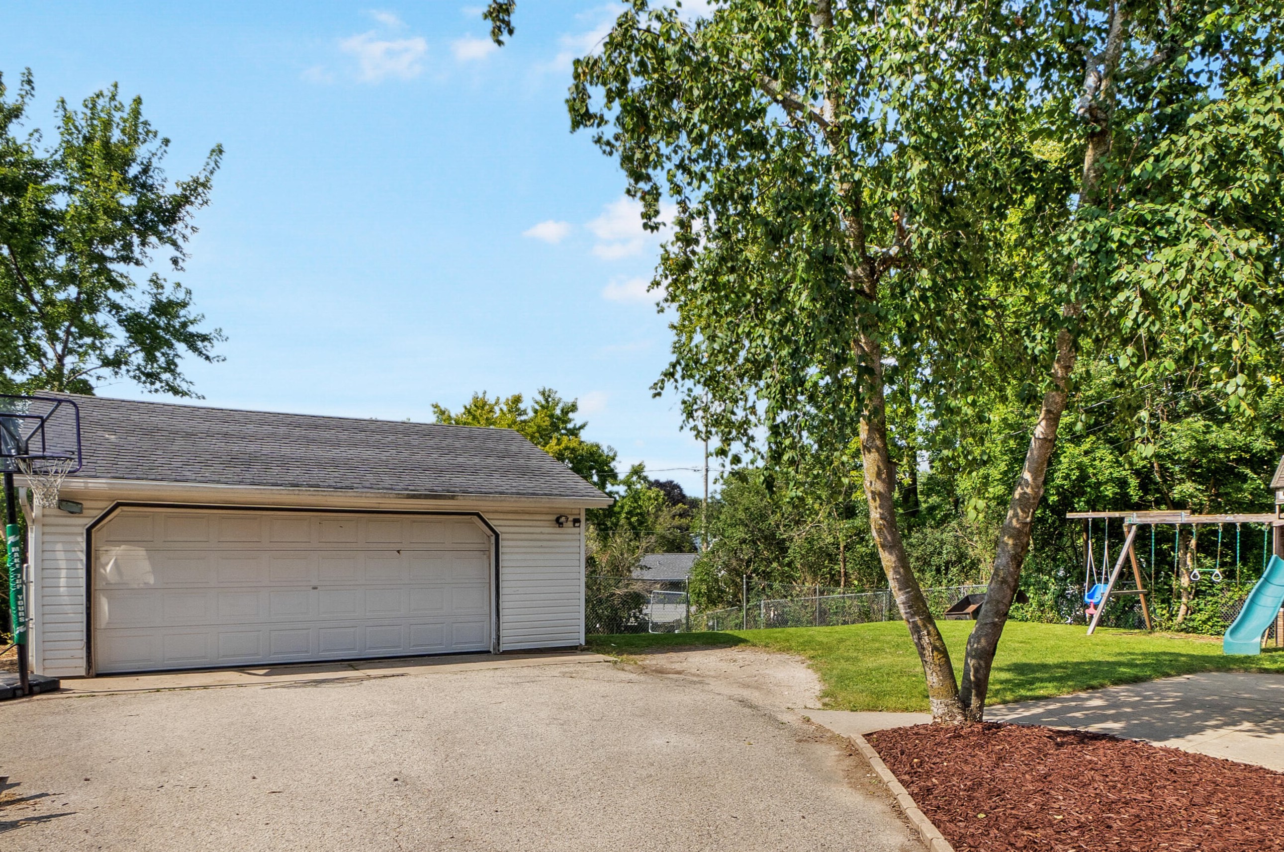 1426 Josephine St, Waukesha WI  53186-2625 exterior