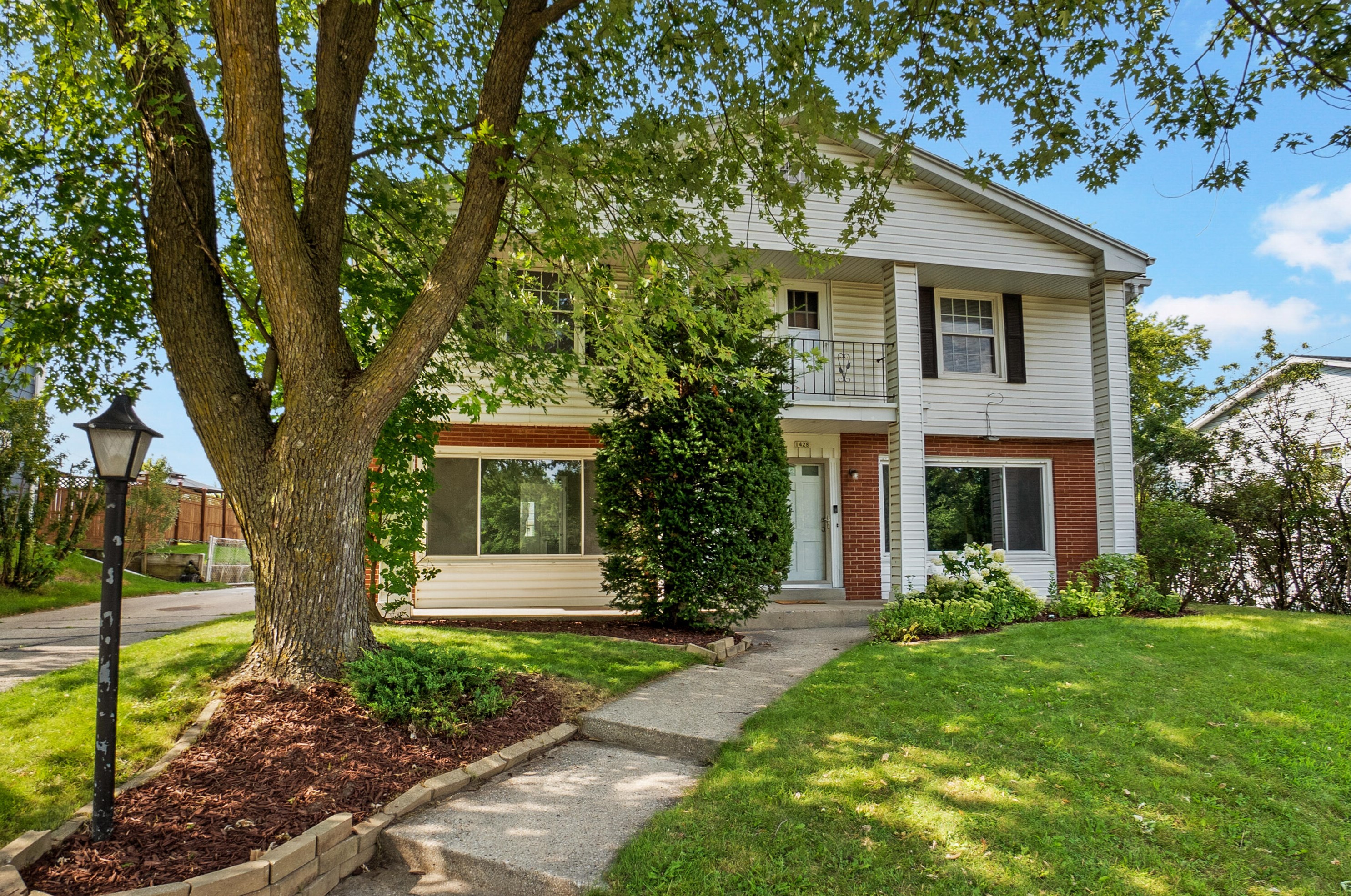 1426 Josephine St, Waukesha, WI 53186-2625