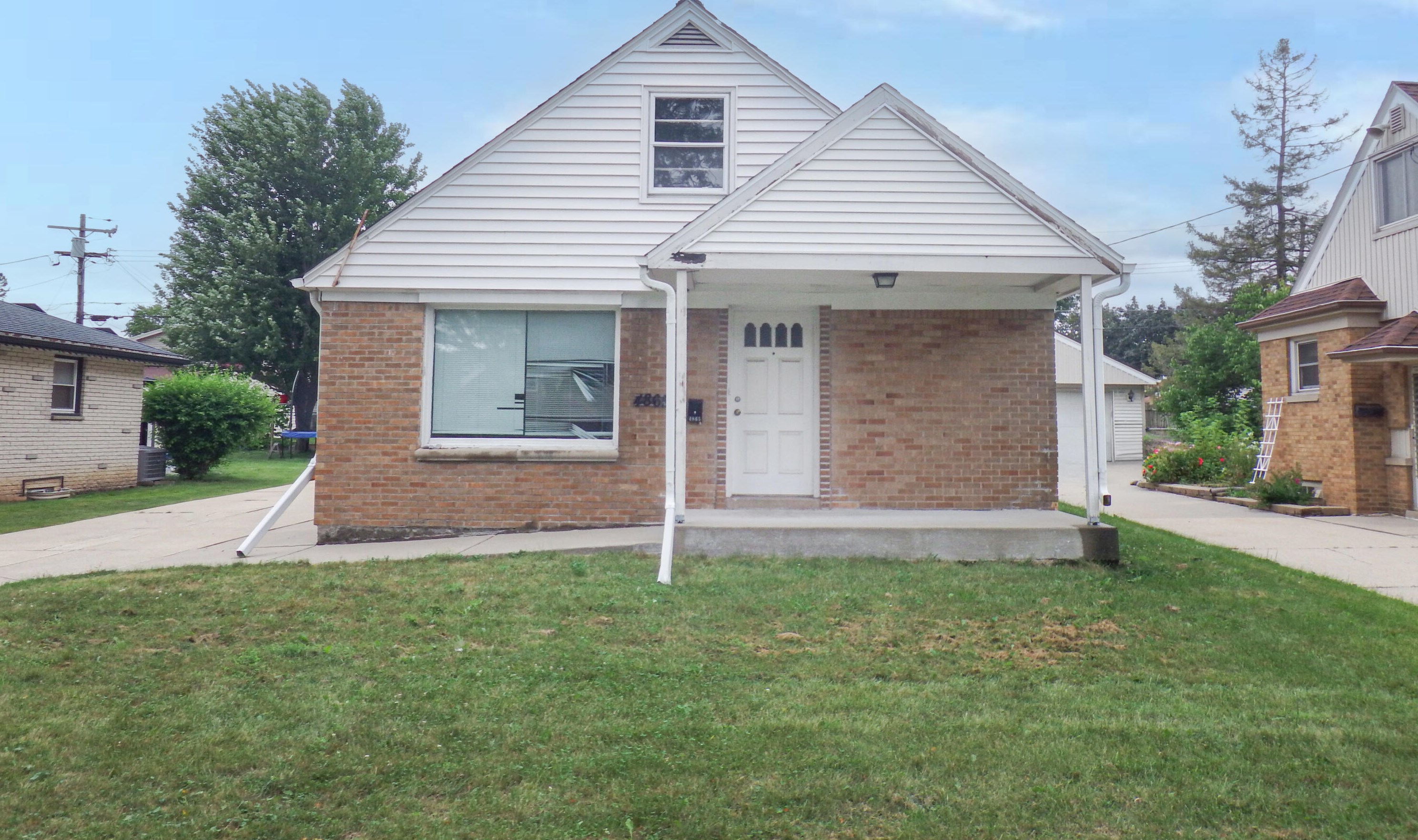4865 S 20th St, Milwaukee, WI 53221