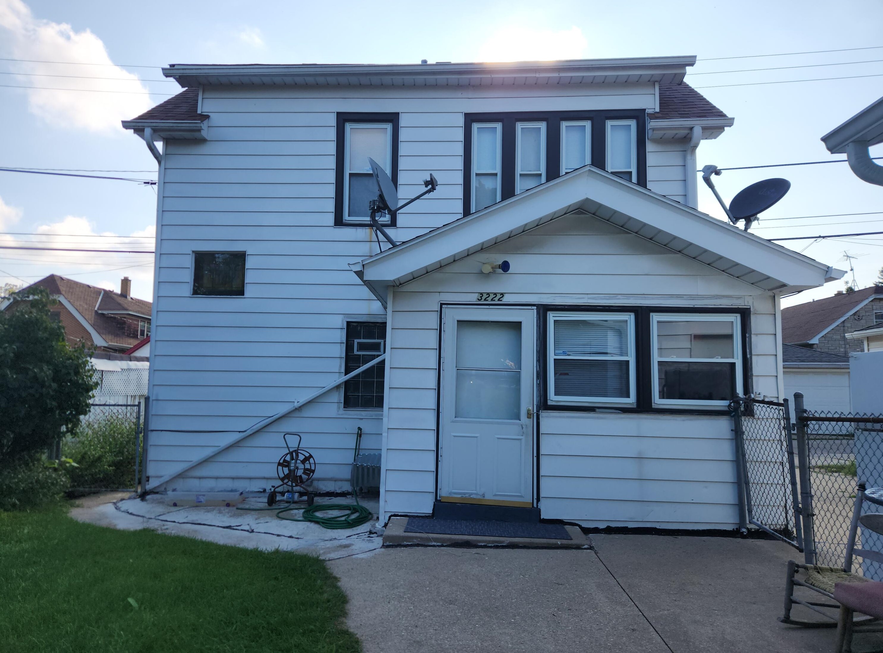 3222 11th St, Milwaukee, WI 53215-4736
