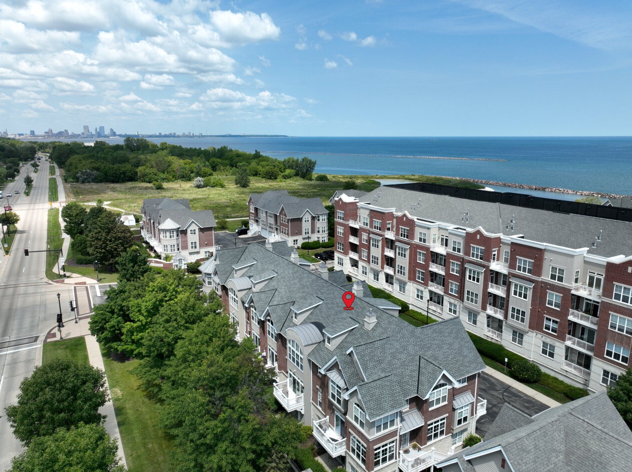 3850 Lake Dr, Milwaukee WI 53211-2446 exterior