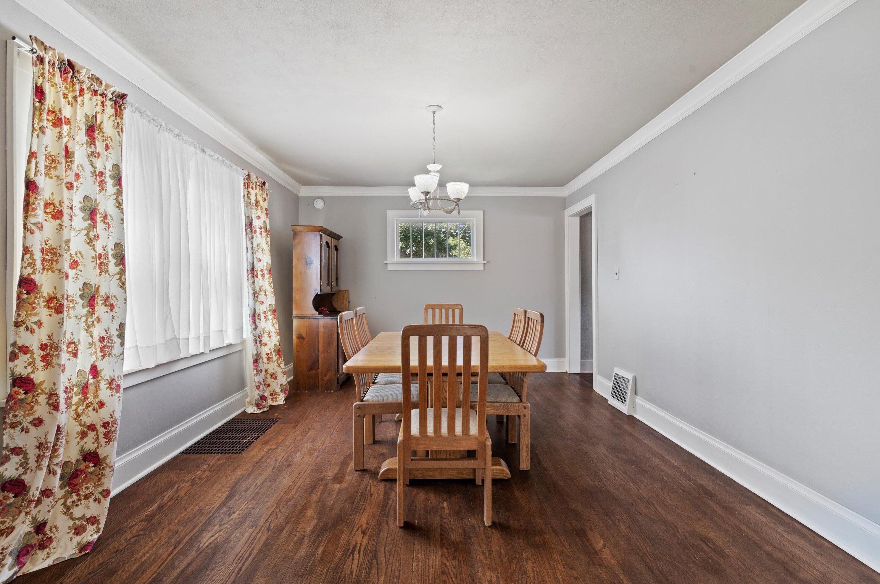7016 27th Ave, Kenosha WI  53143-5216 exterior