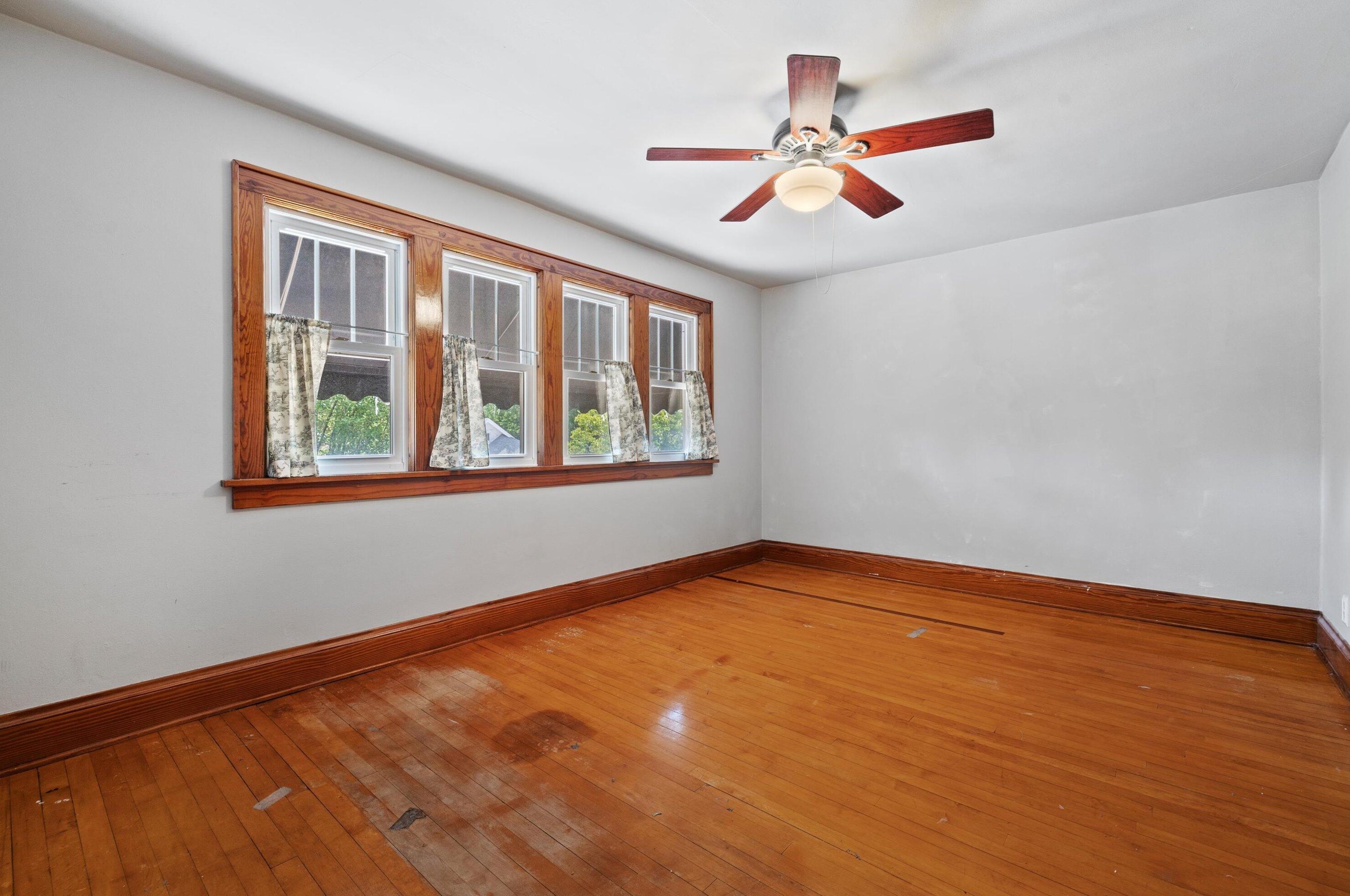 7016 27th Ave, Kenosha WI  53143-5216 exterior