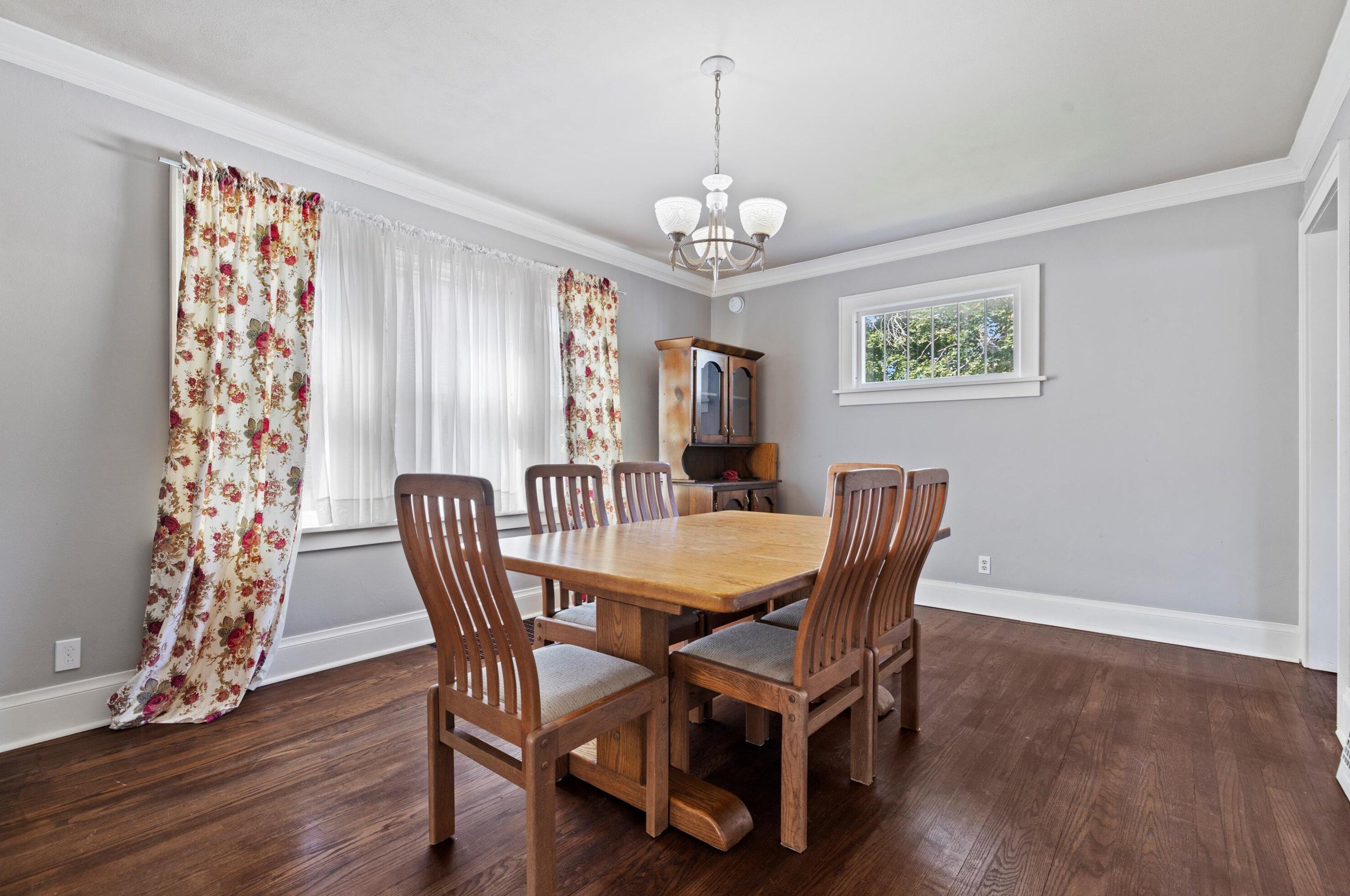 7016 27th Ave, Kenosha WI  53143-5216 exterior