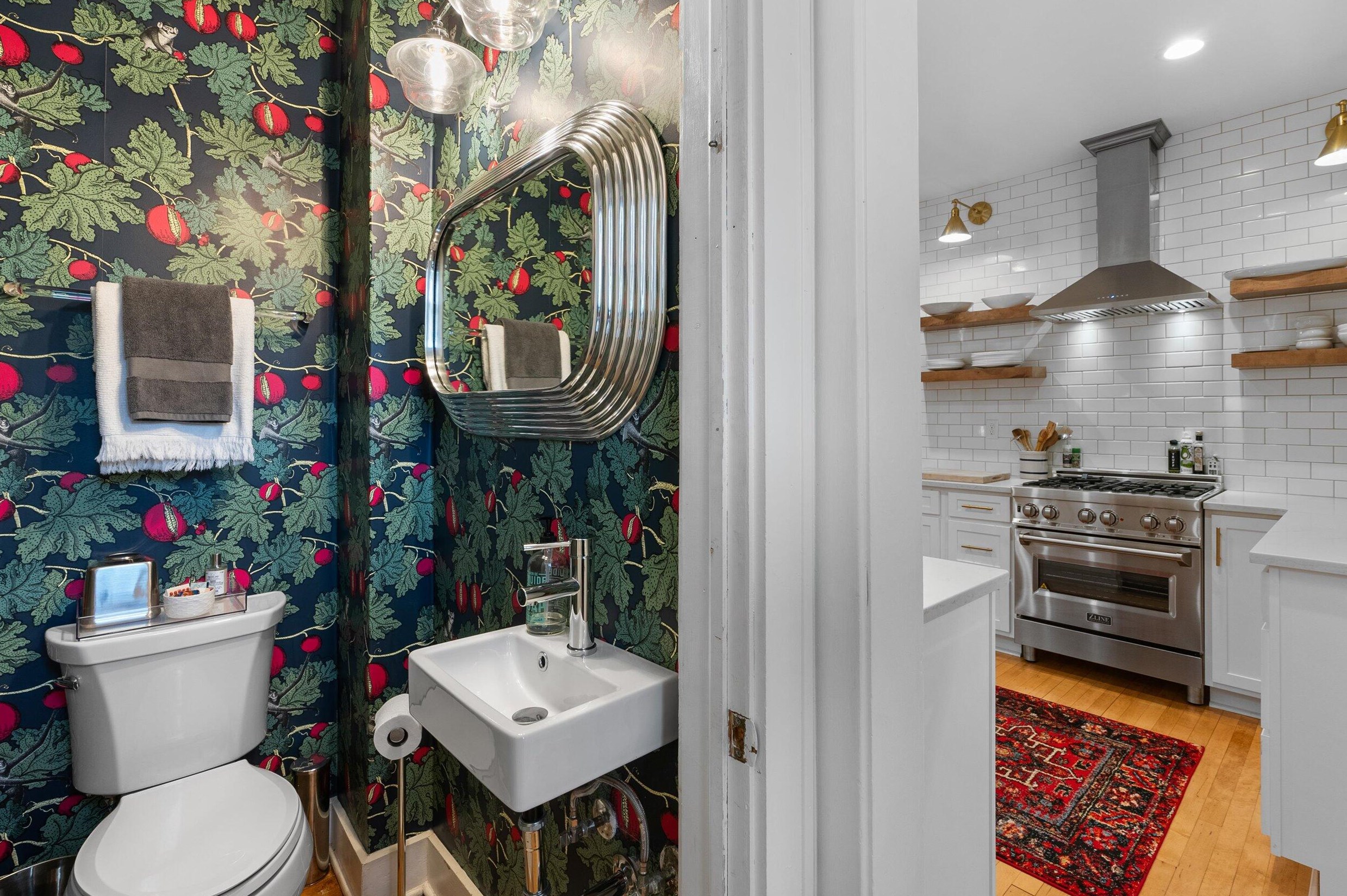 3059 Prospect Ave, Milwaukee WI  53211-3348 exterior