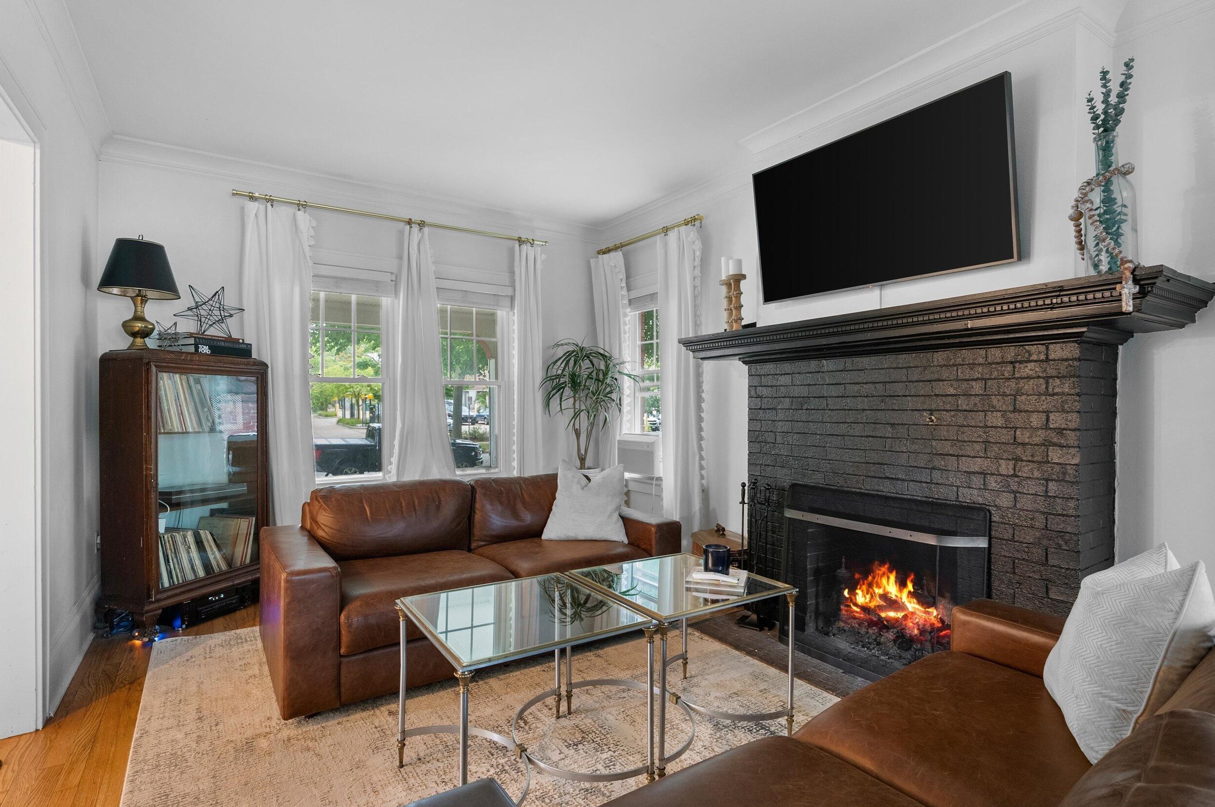 3059 Prospect Ave, Milwaukee WI  53211-3348 exterior