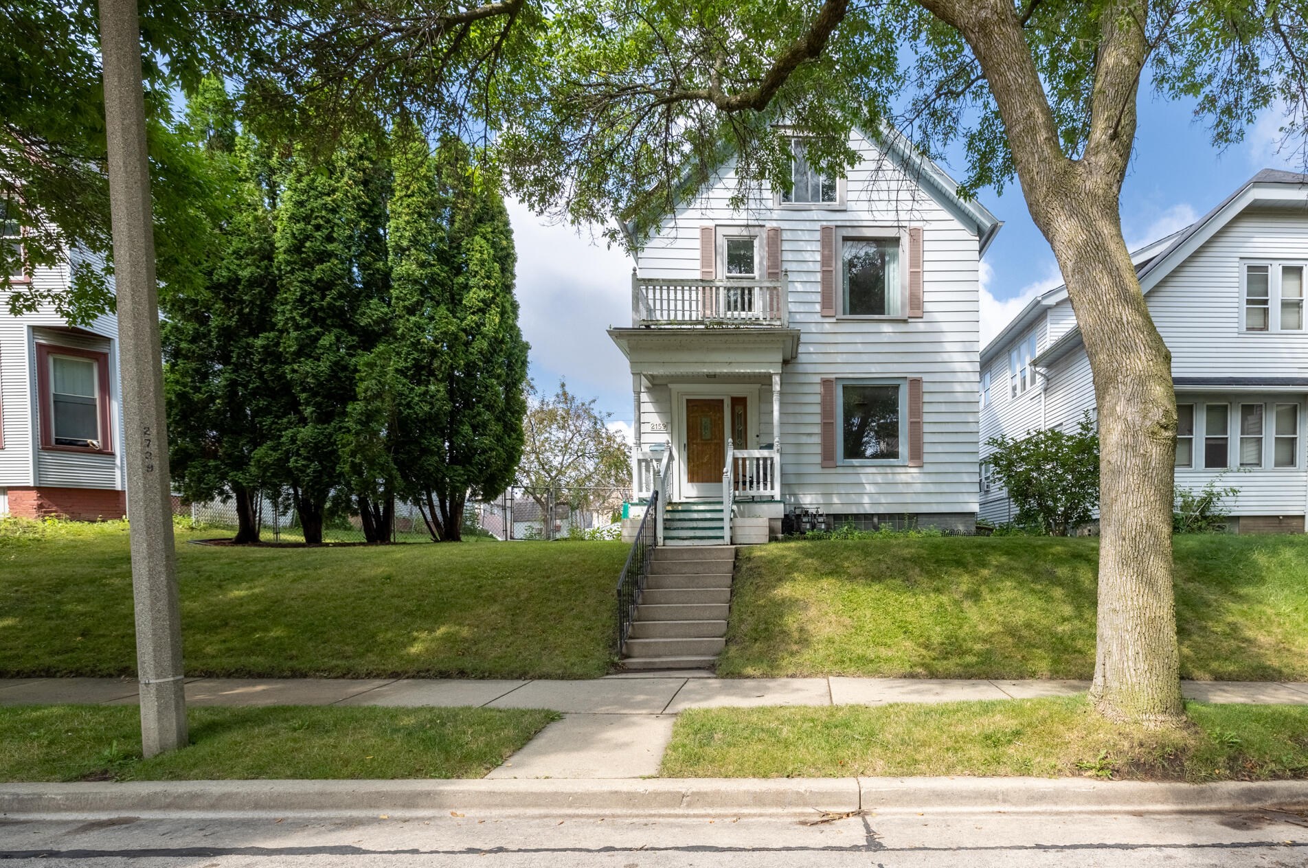 2159 Mound St, Milwaukee, WI 53207-1331