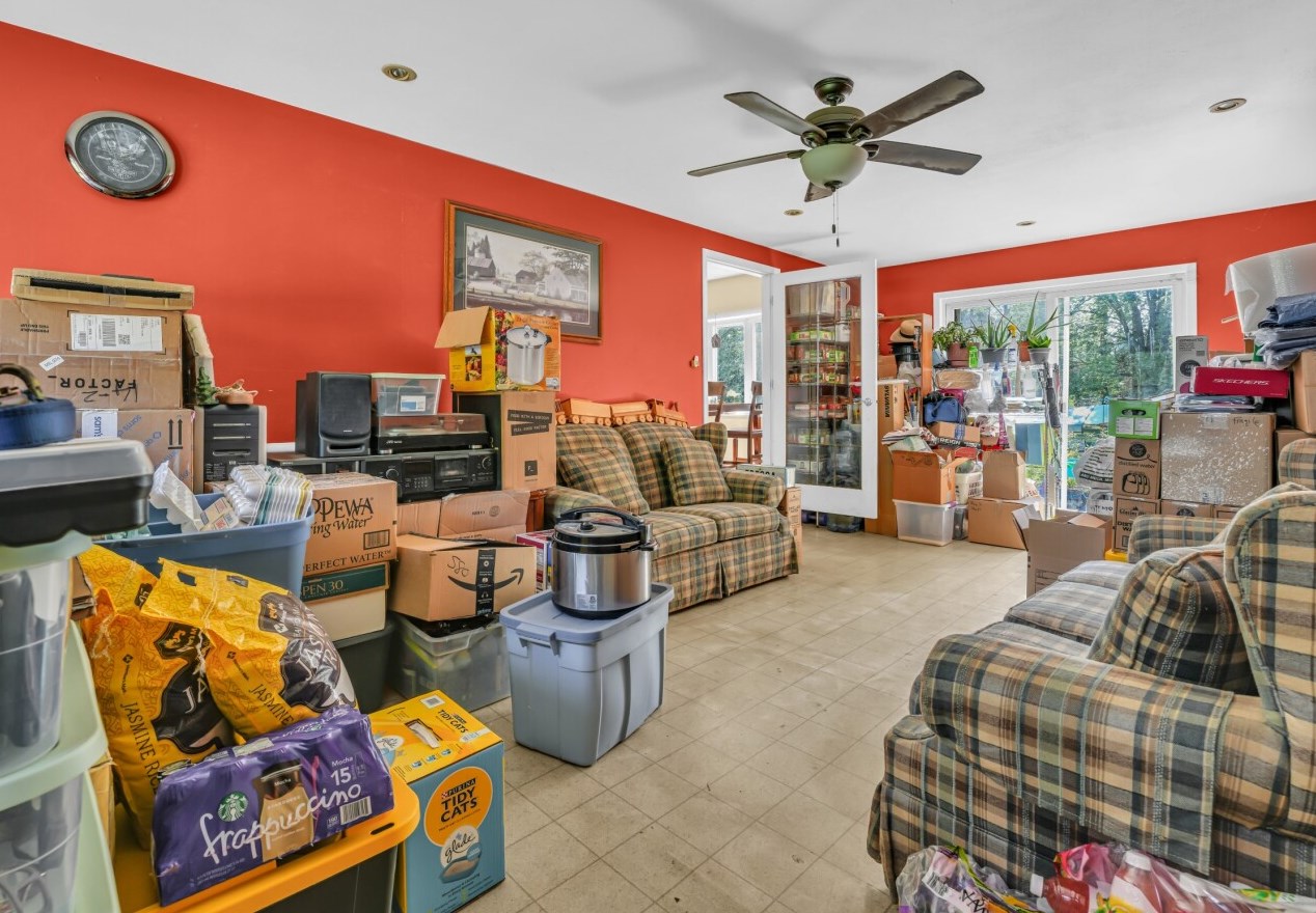 6401 Spring St, Racine, WI 53406-2621