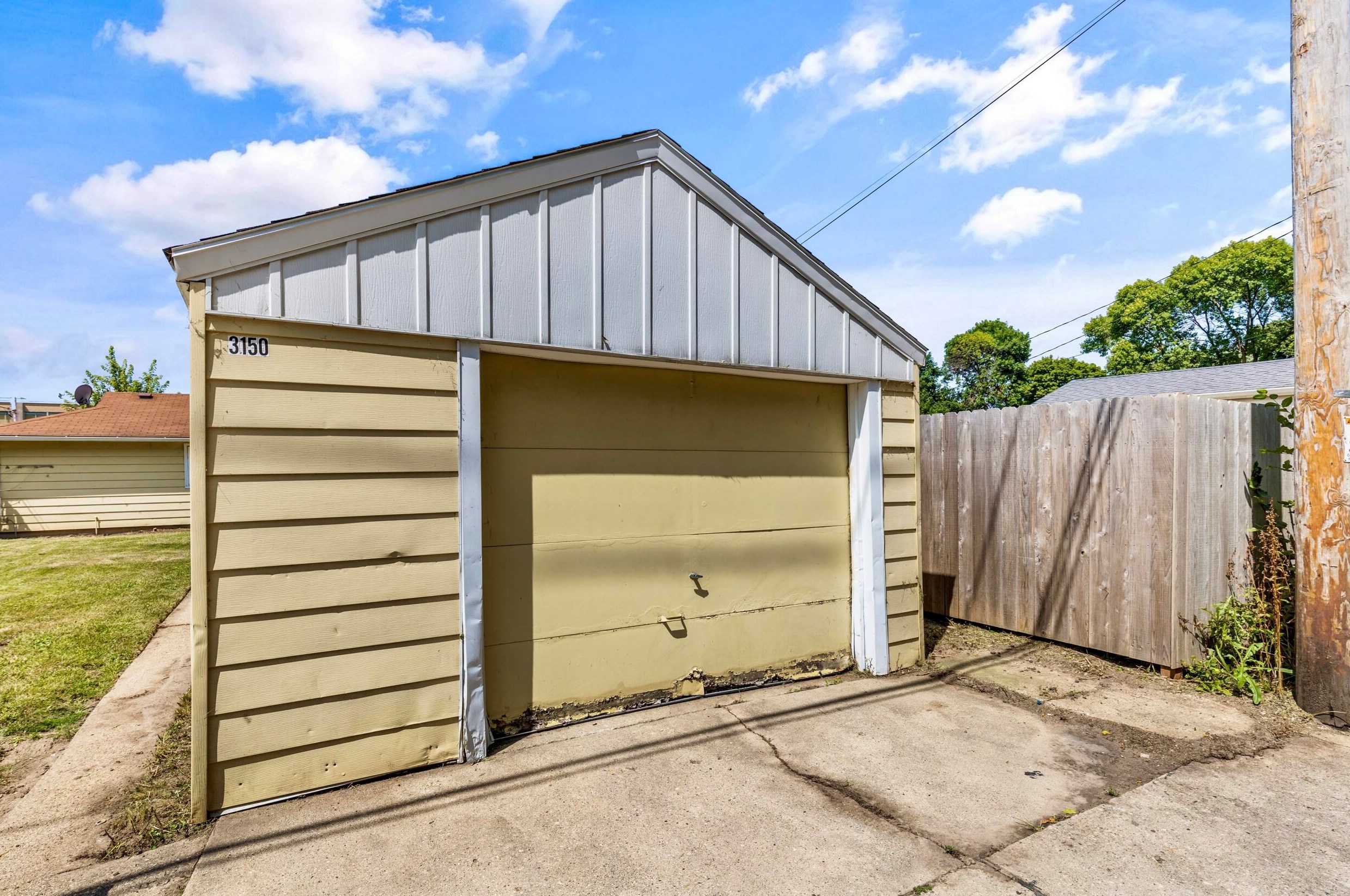 3150 84, Milwaukee WI 53222-3701 exterior